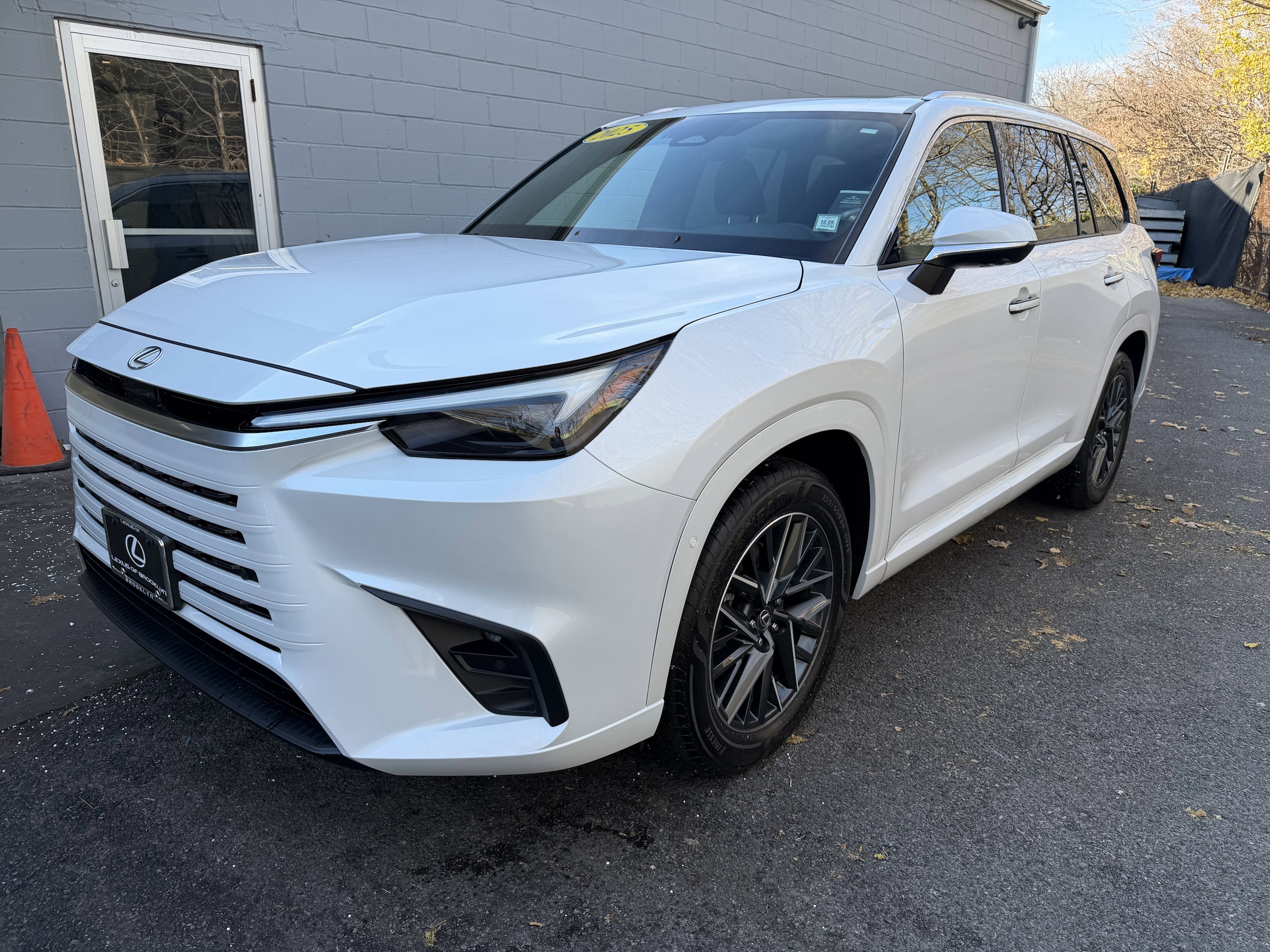 2025 Lexus TX Premium's photo