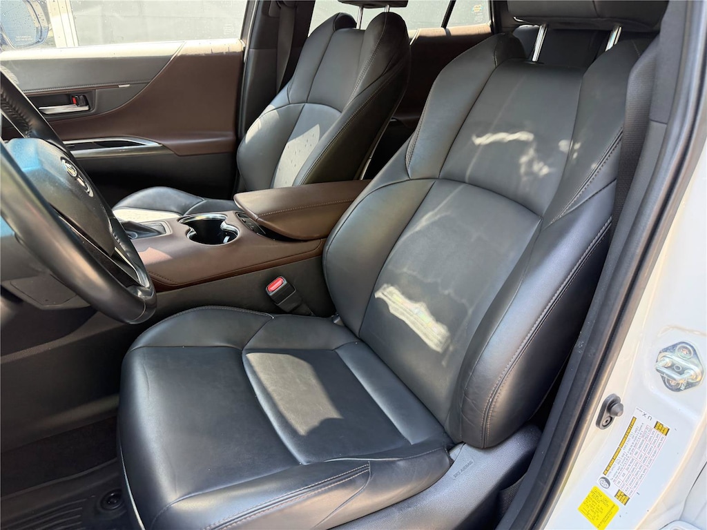 Used 2024 Toyota Venza LE SUV