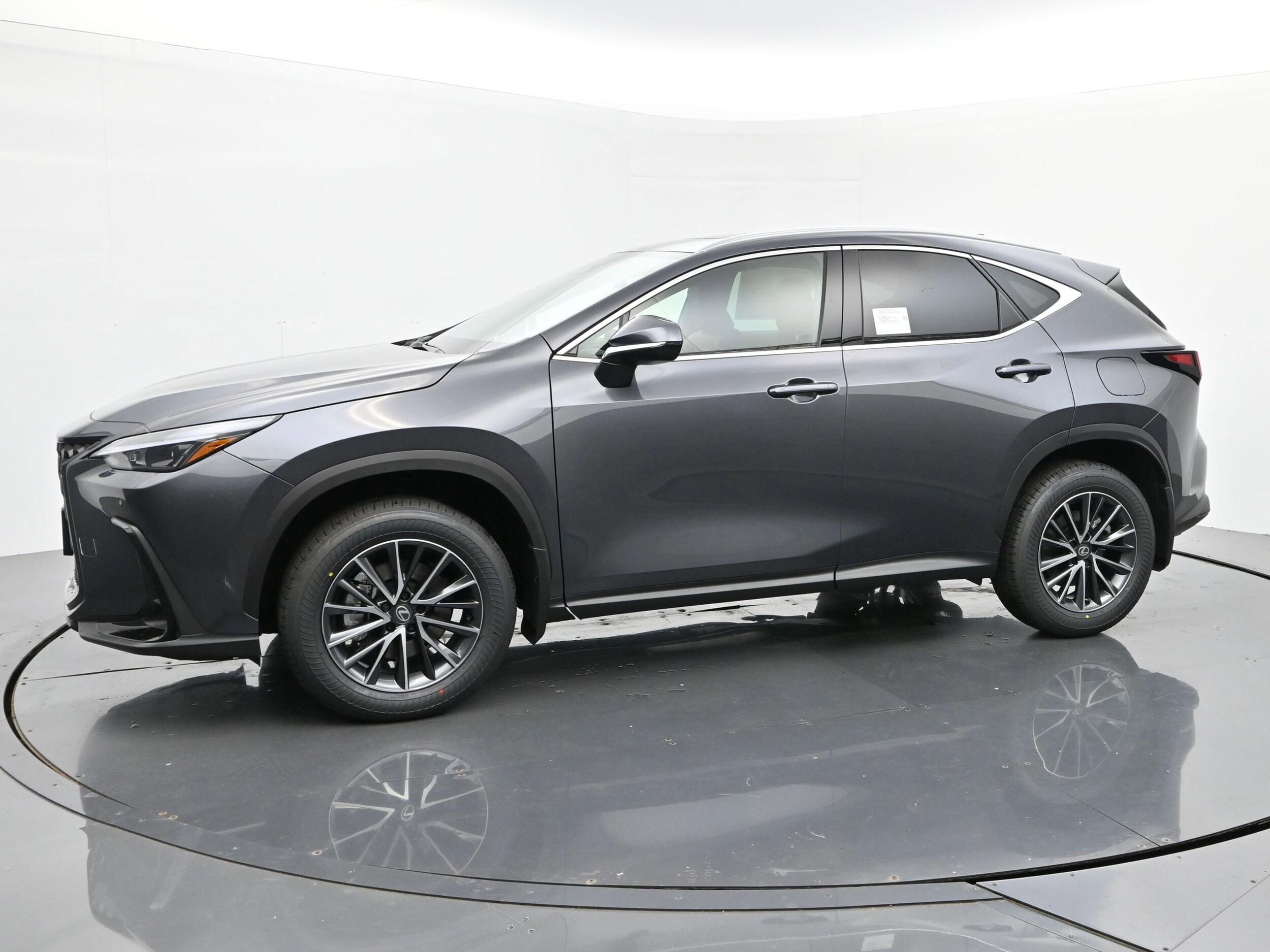 2026 Lexus NX 350 Premium photo 2