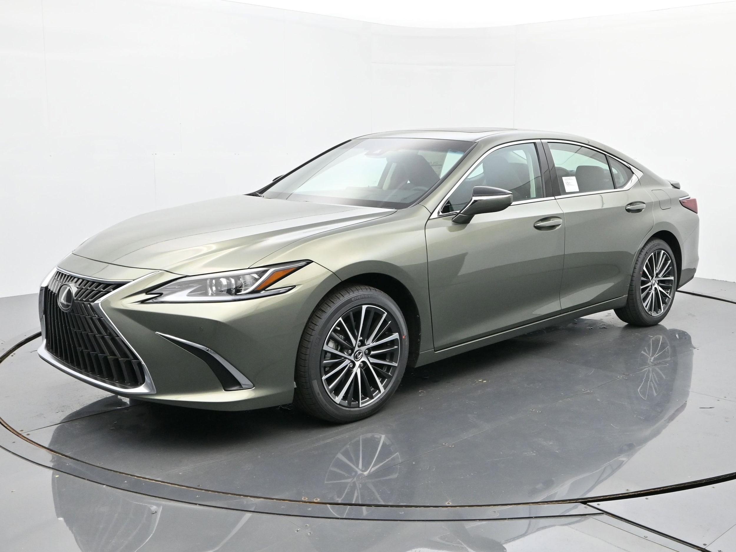2025 Lexus ES 350's photo