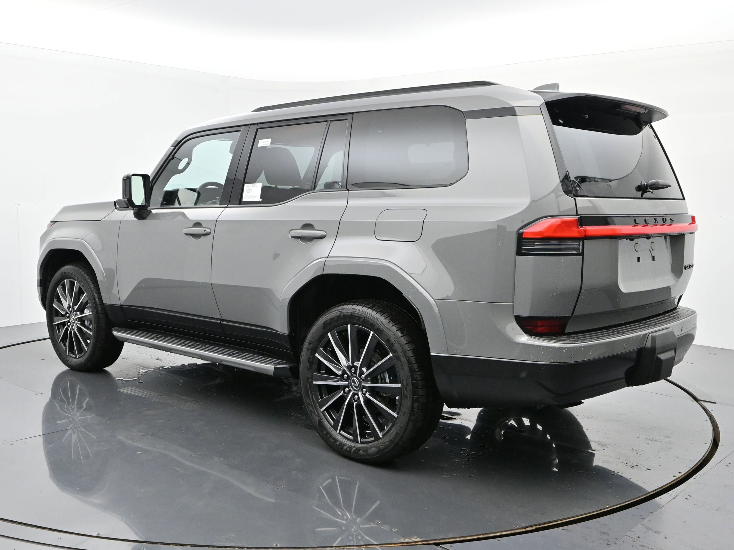 2025 Lexus GX 550 Luxury photo 3