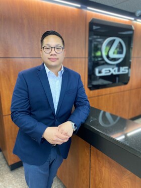 Staff member Jason Chan from ID_f994bdae71e0