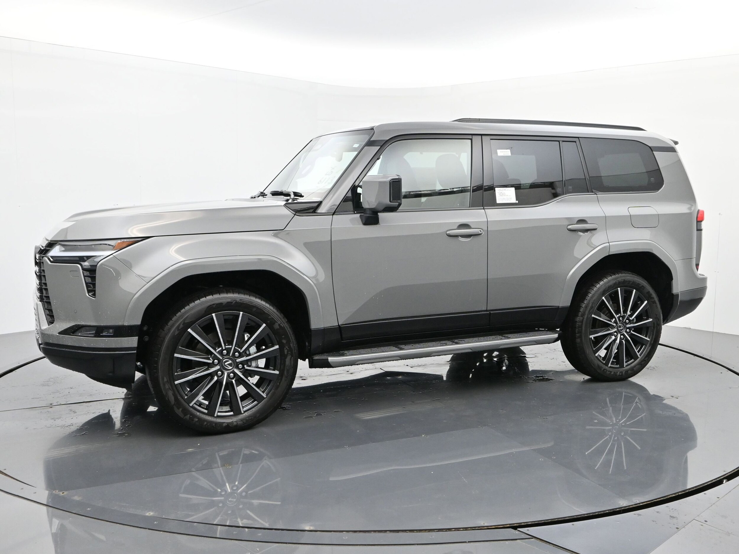 2025 Lexus GX 550 Luxury photo 2