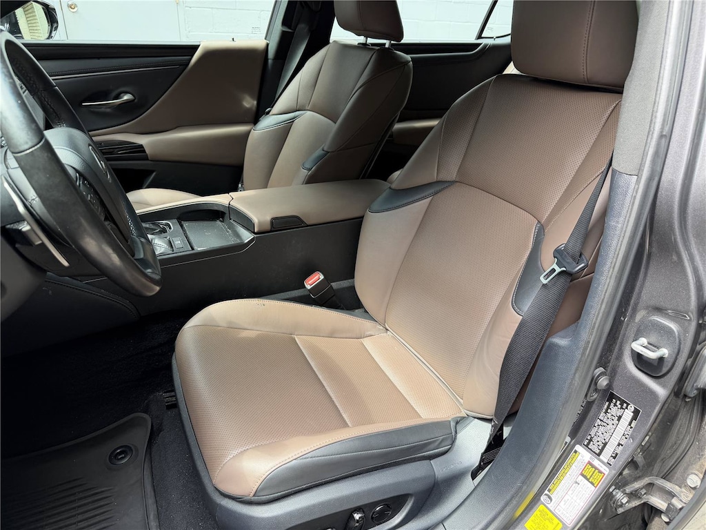 Used 2024 Lexus ES 350 Sedan