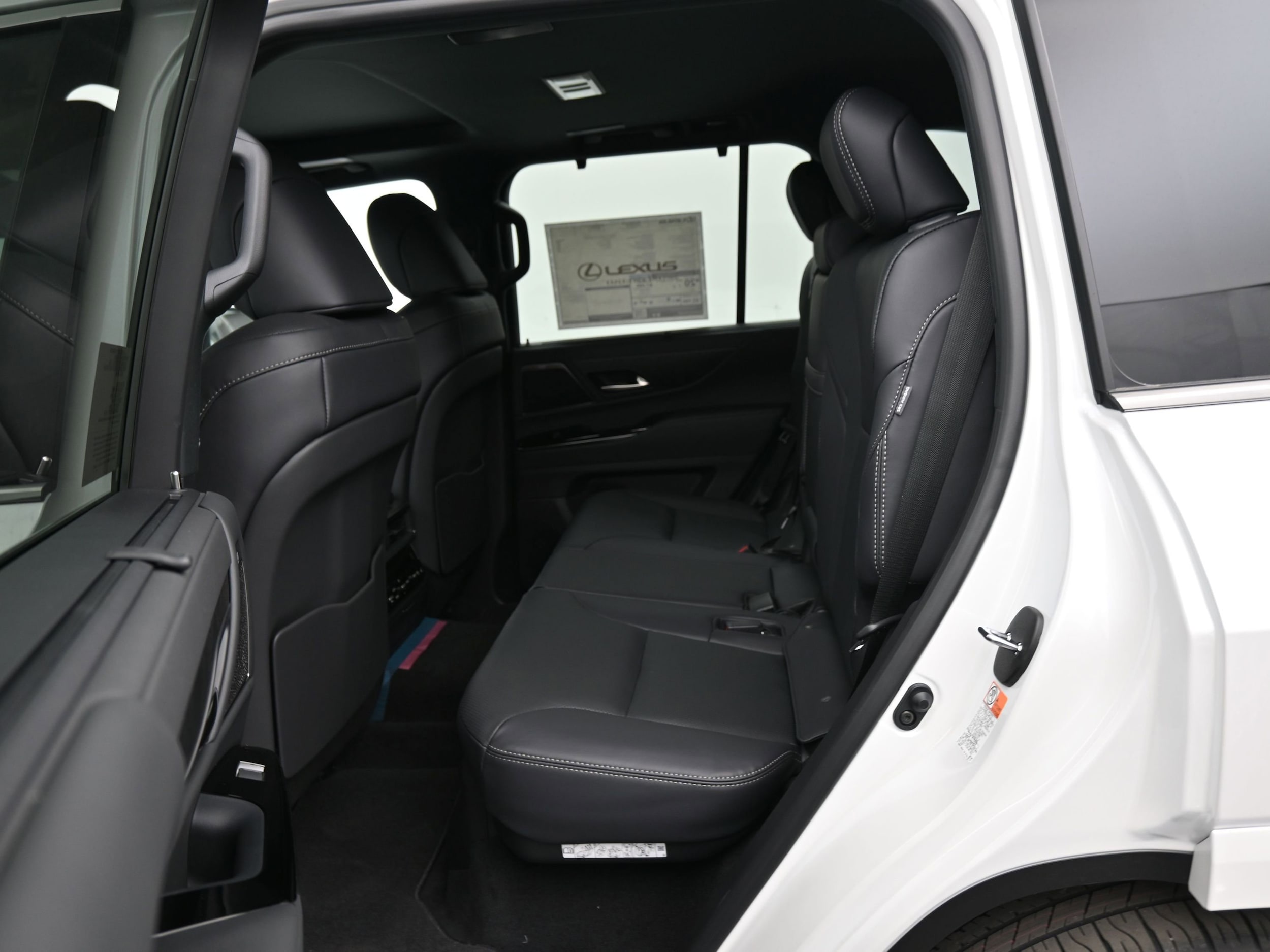 2026 Lexus LX 700h Luxury - Photo 10