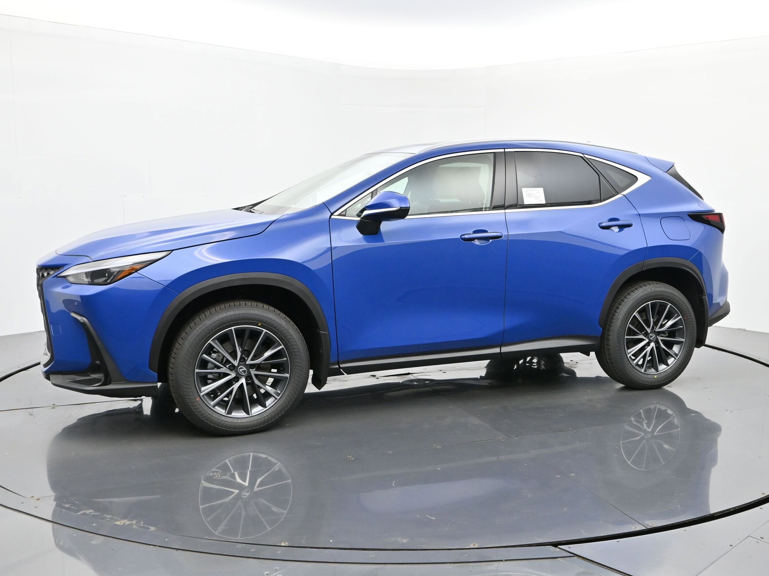 2026 Lexus NX 350 Premium photo 2