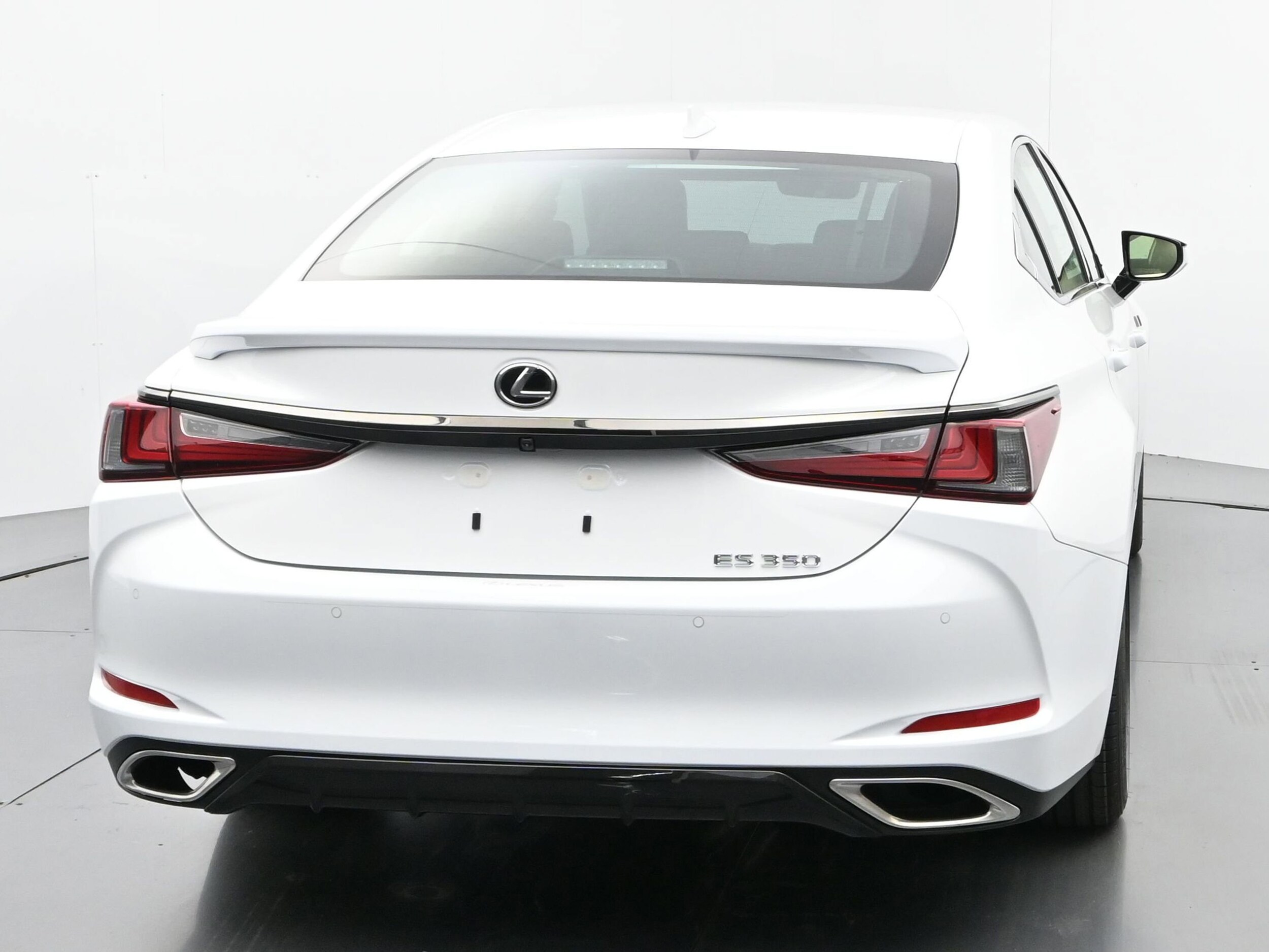 2025 Lexus ES 350 photo 4