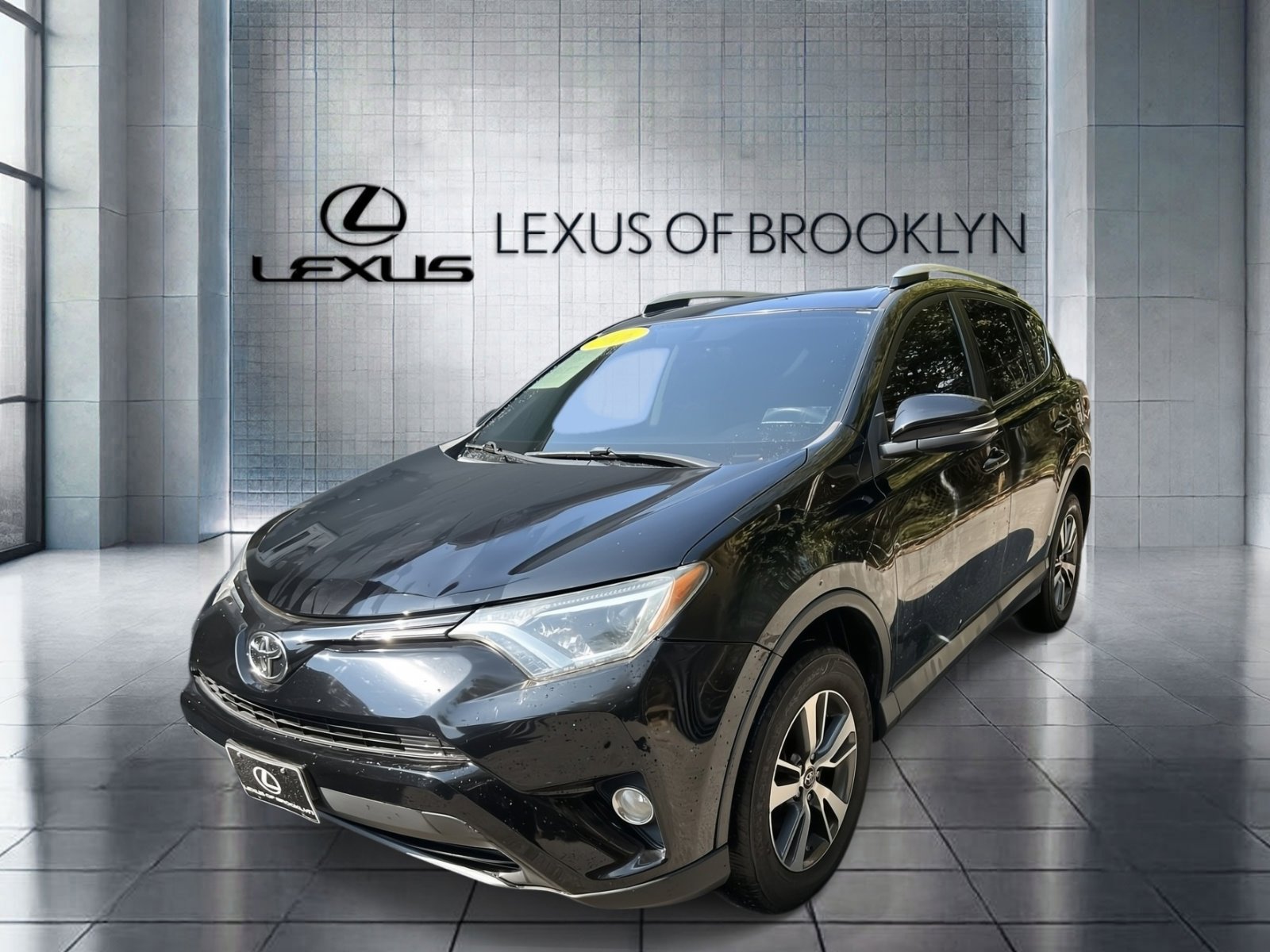 2016 Toyota RAV4 XLE's photo