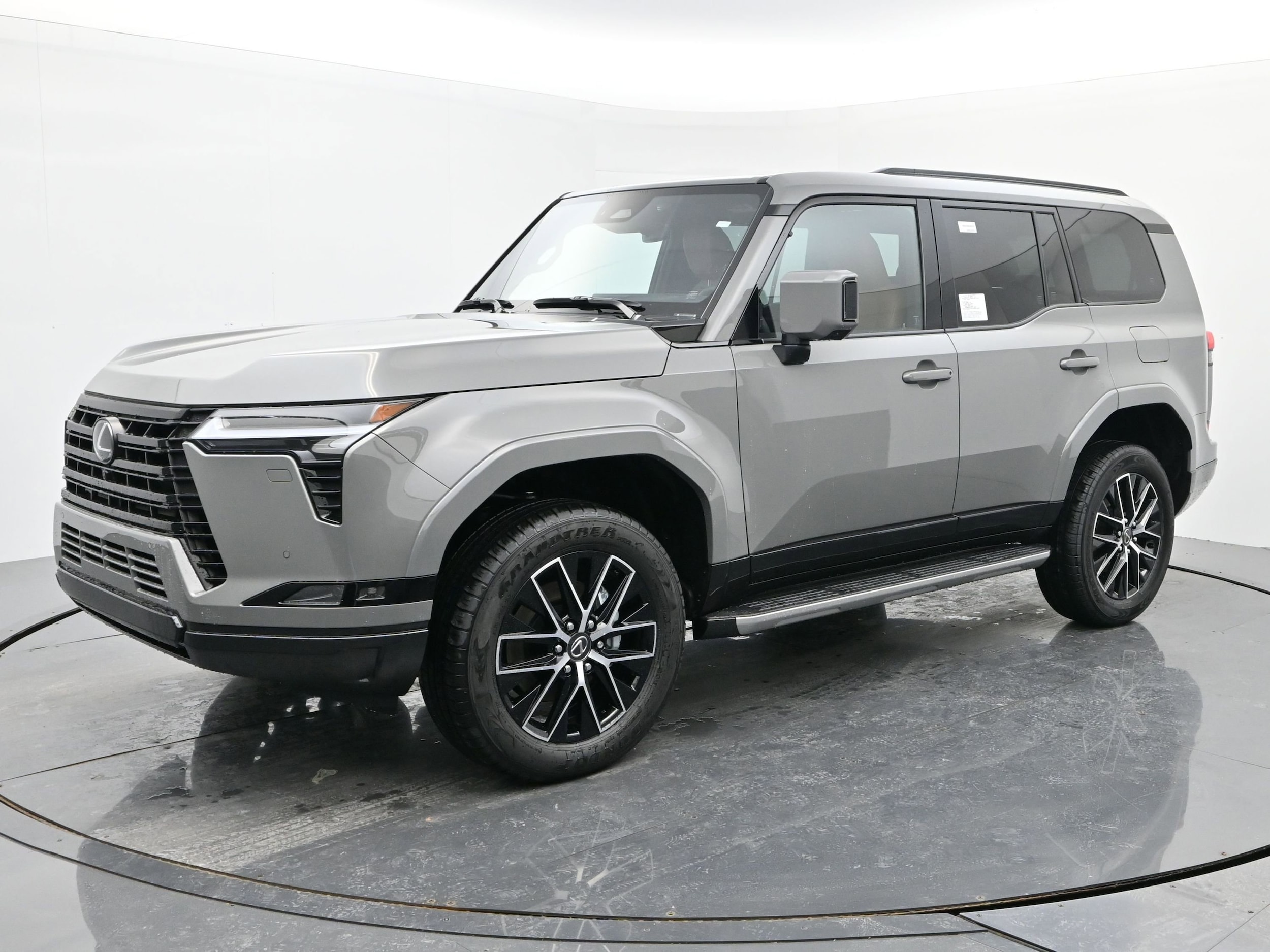 2025 Lexus GX Premium's photo