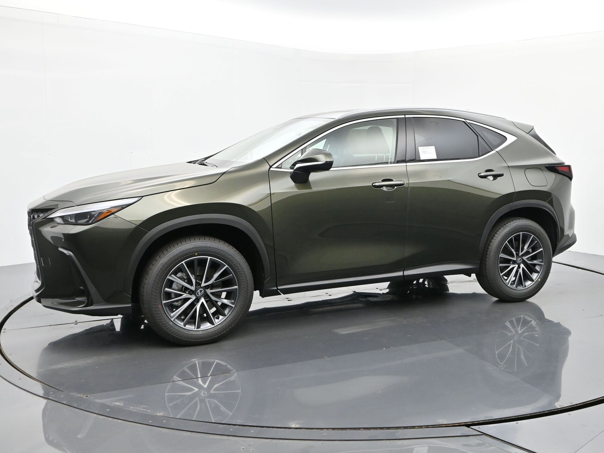 2026 Lexus NX 350 photo 2