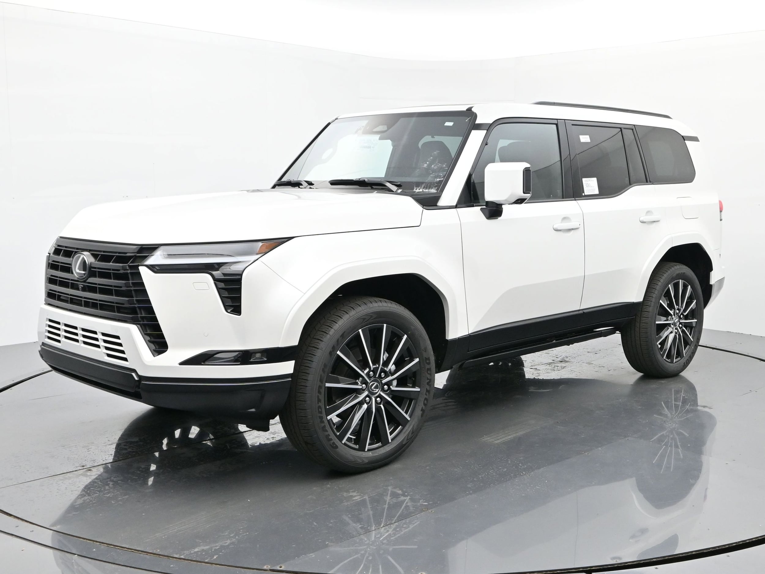 2025 Lexus GX Luxury's photo