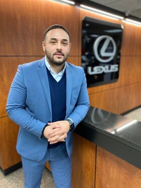 Staff member Carlos Lopez from ID_77d179d93d5d