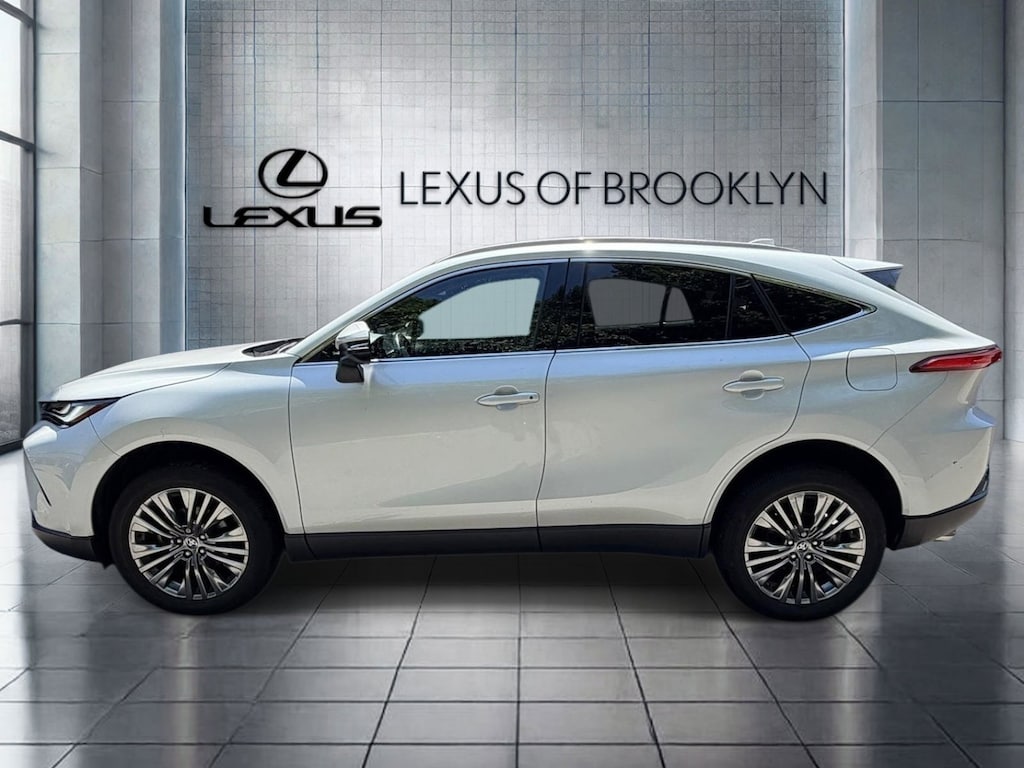 Used 2024 Toyota Venza LE SUV