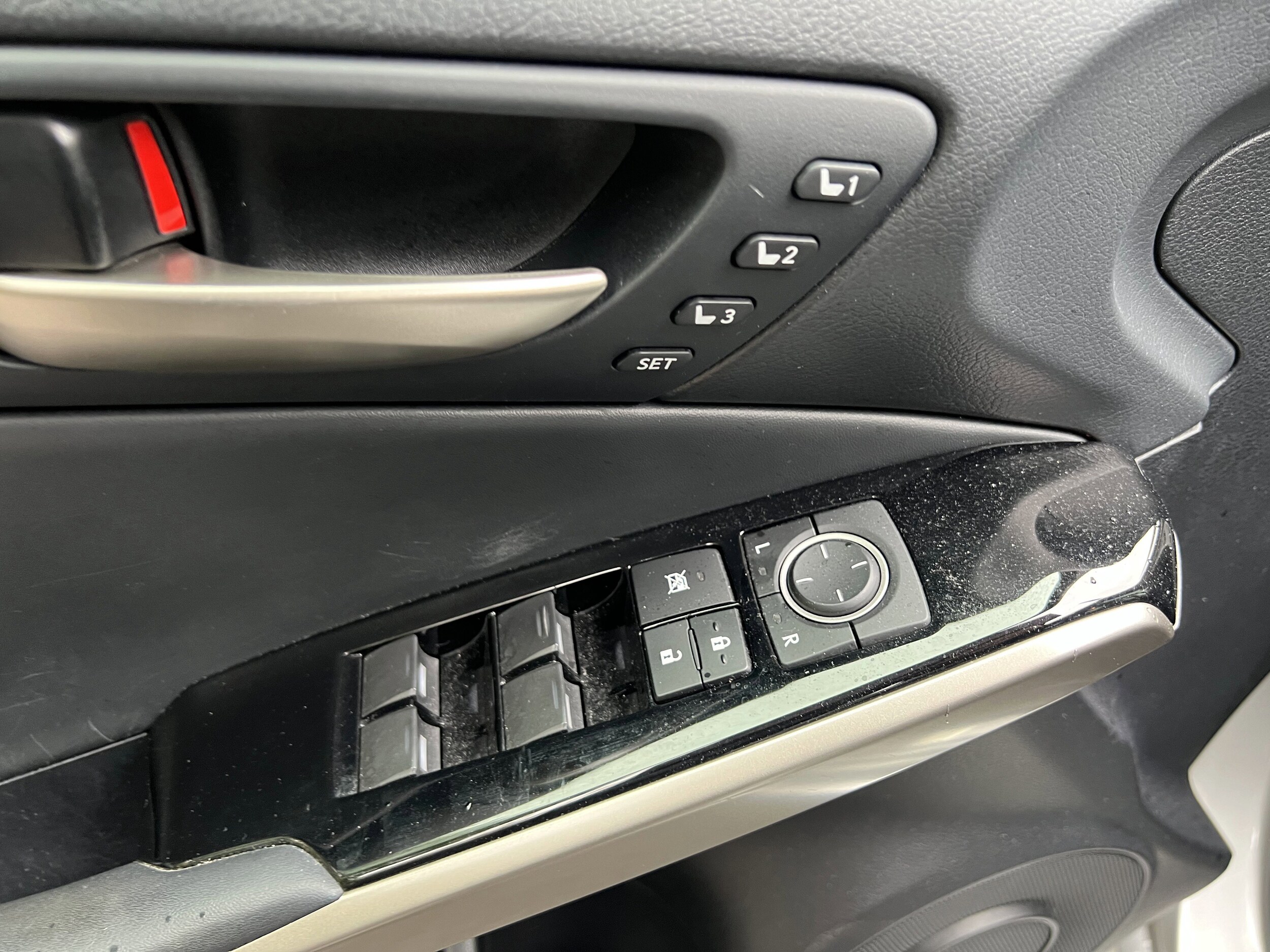 2019 Lexus IS 300 photo 2