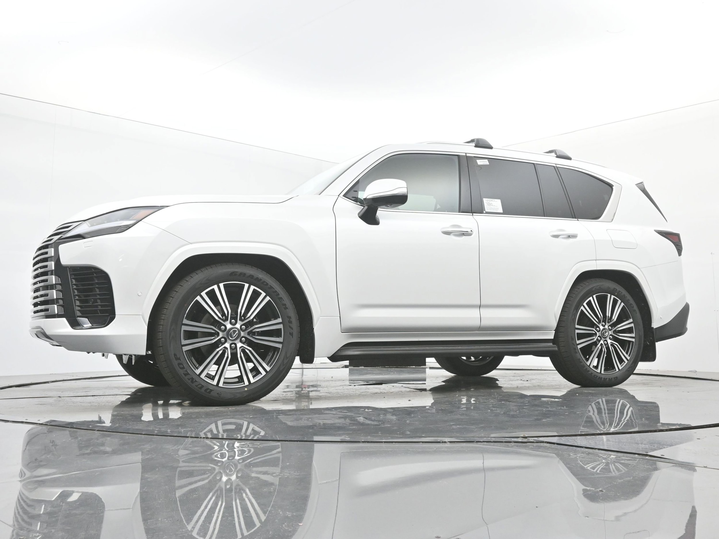 2026 Lexus LX 700h Luxury - Photo 16