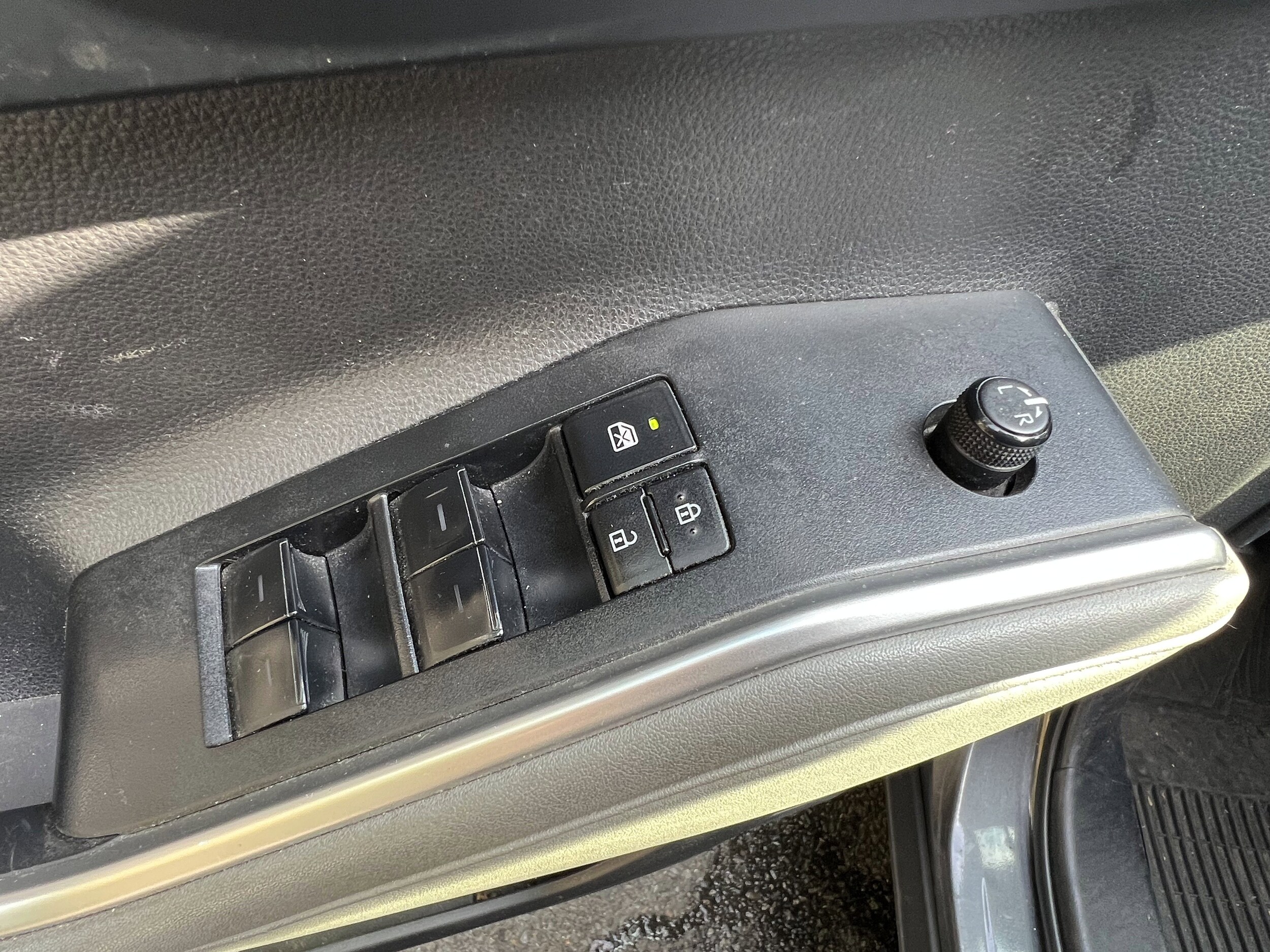 2022 Toyota Highlander XLE photo 3