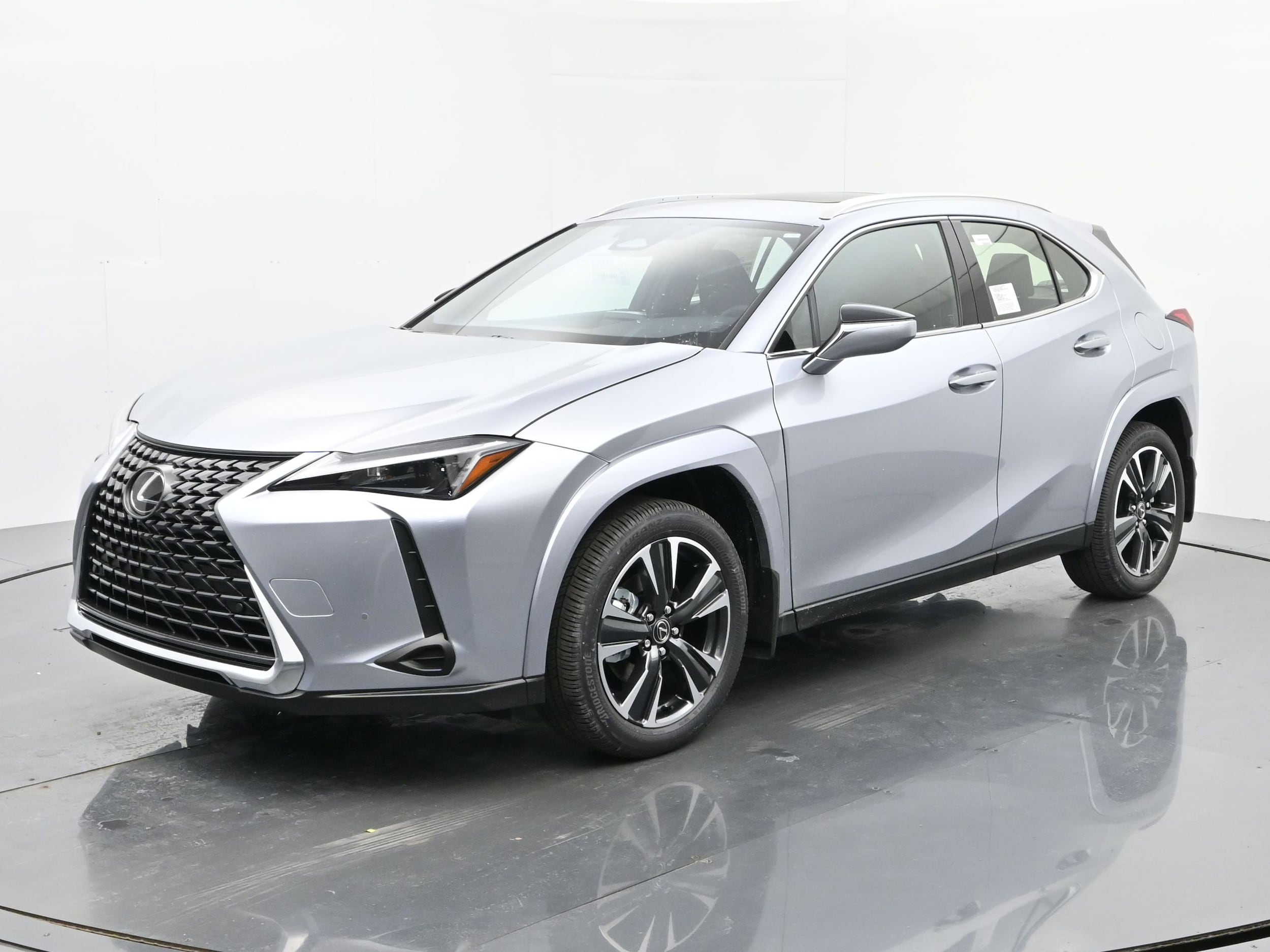 2025 Lexus UX Hybrid 300h Premium's photo