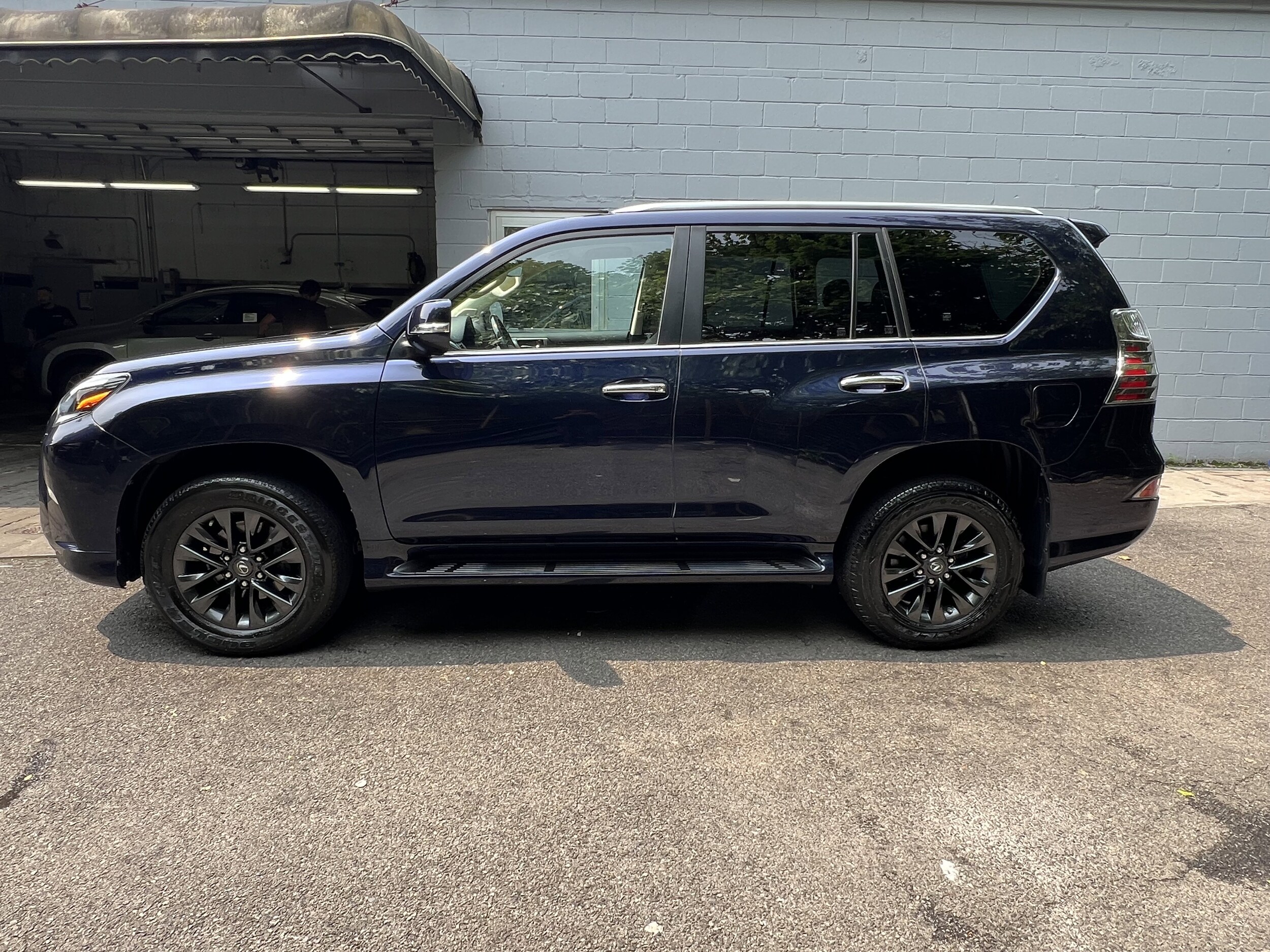 2022 Lexus GX 460 photo 3