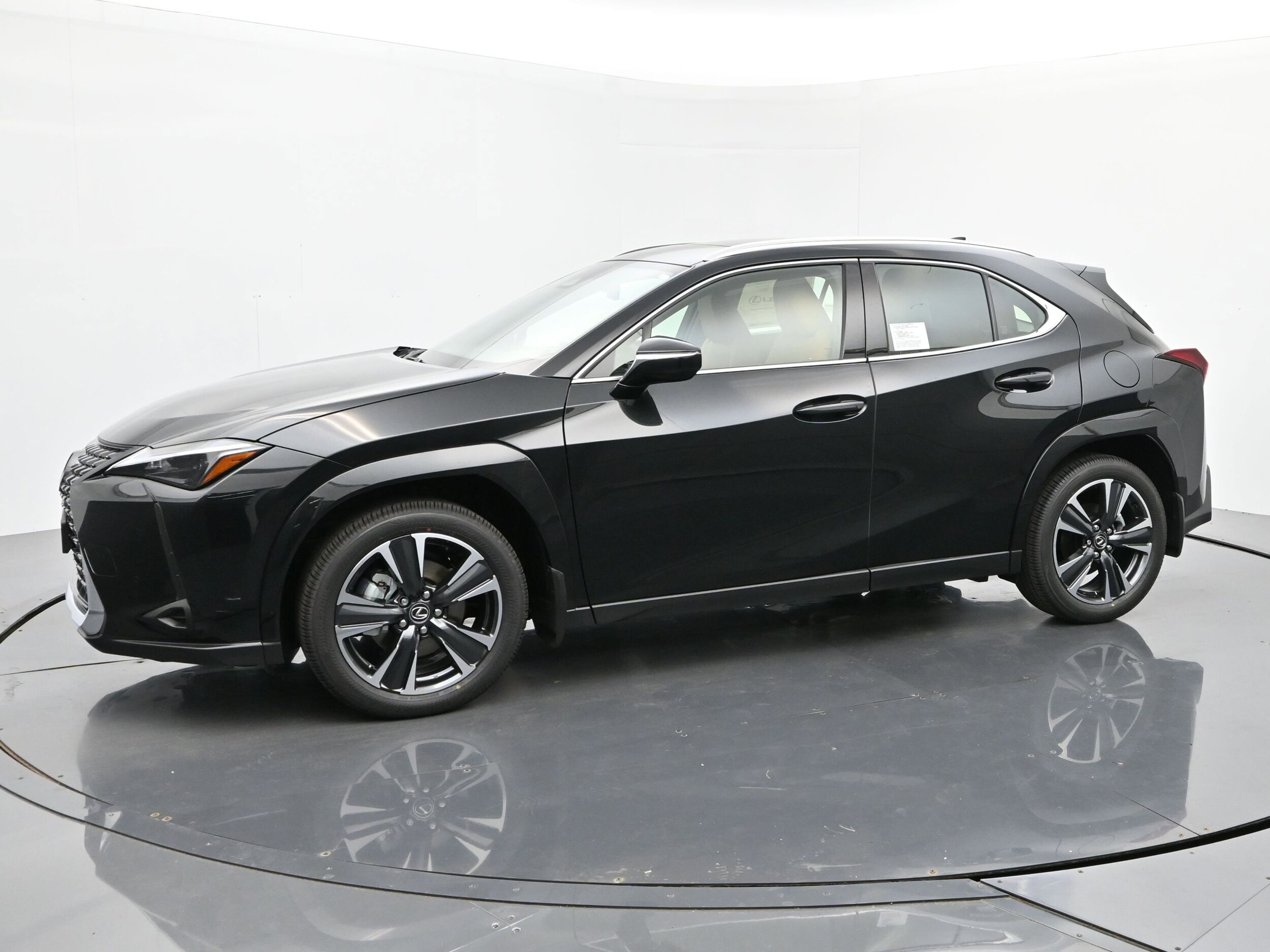 2025 Lexus UX Premium photo 2