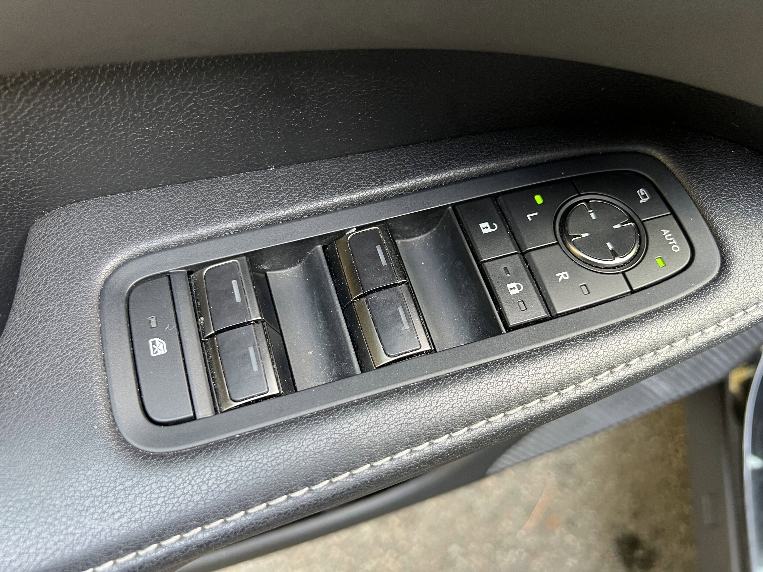 2023 Lexus RX 350 Premium photo 3