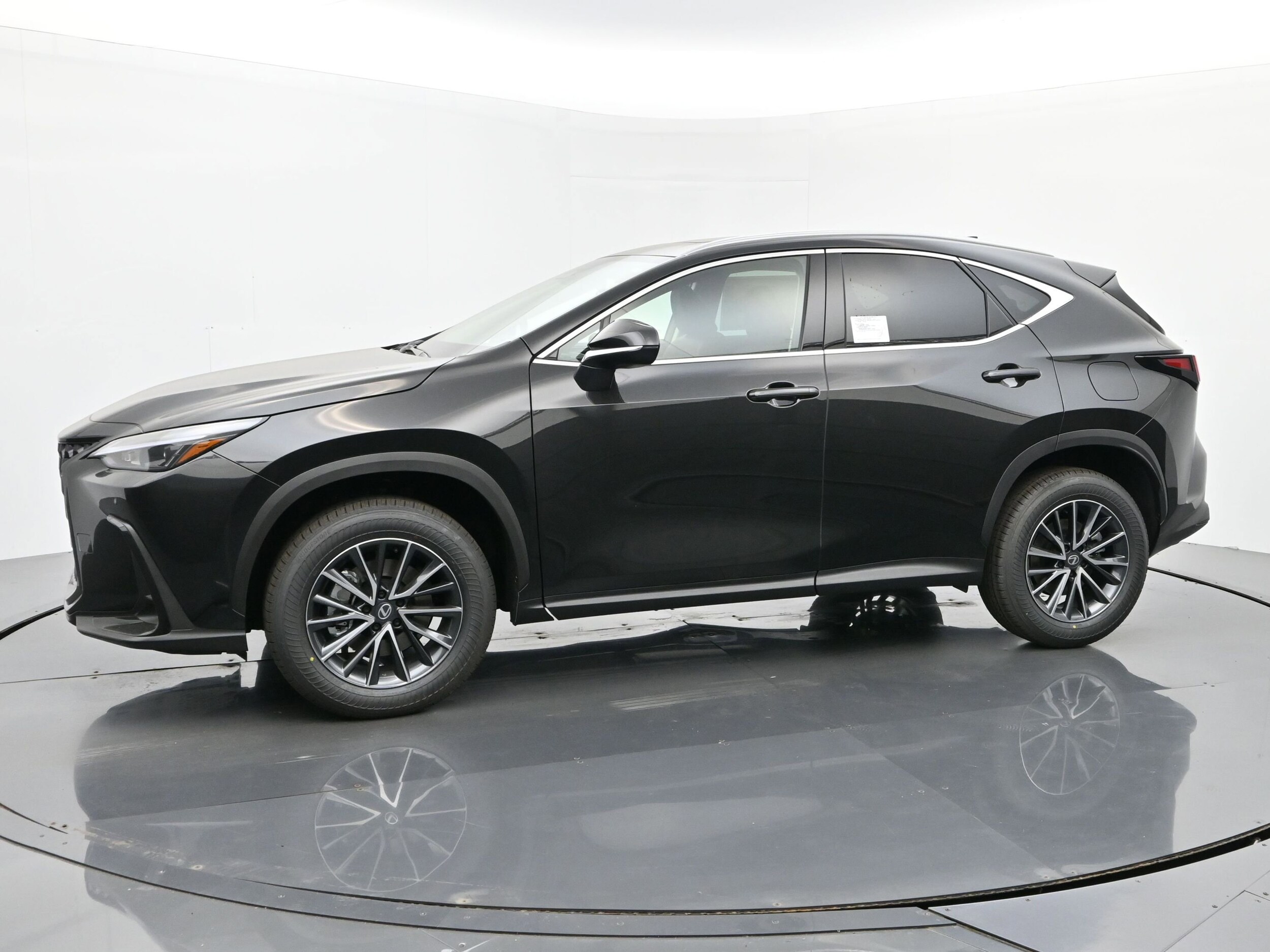 2026 Lexus NX 350 Premium photo 2