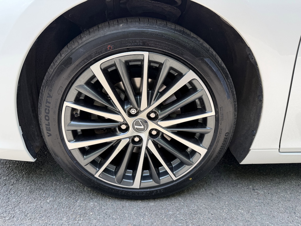 Certified 2023 Lexus ES 250 Sedan