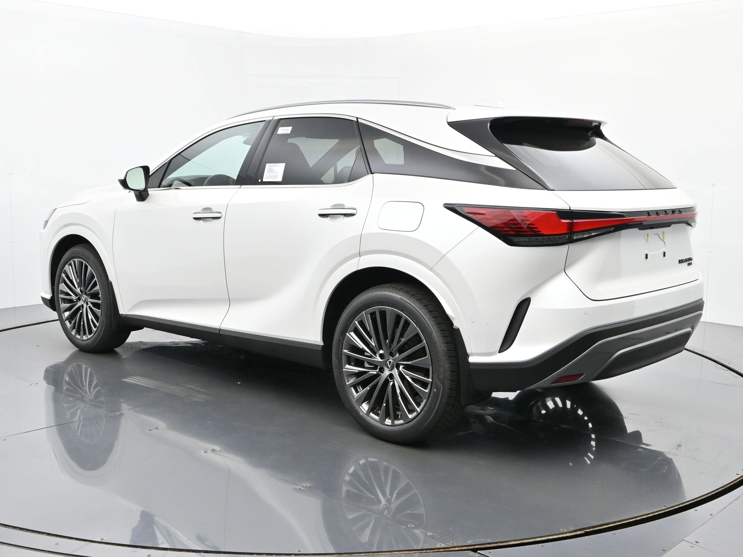 2025 Lexus RX 450h Luxury AWD photo 3