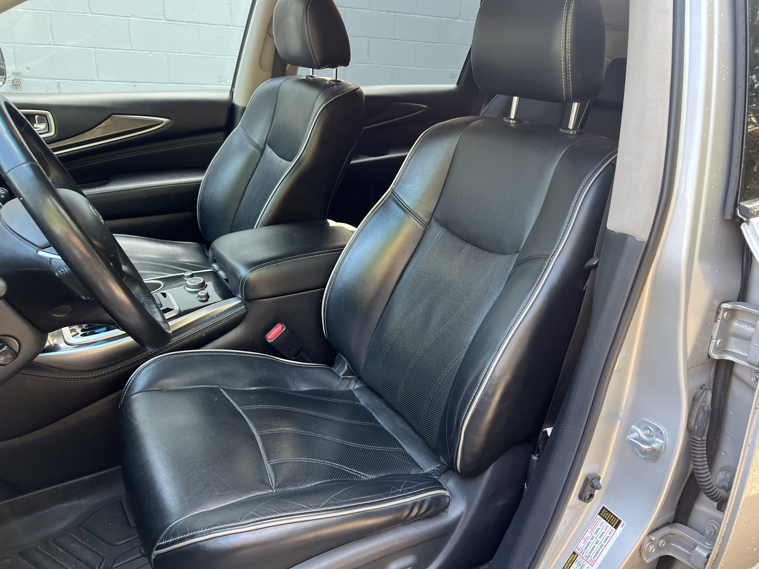 2017 Infiniti QX60 Base photo 4