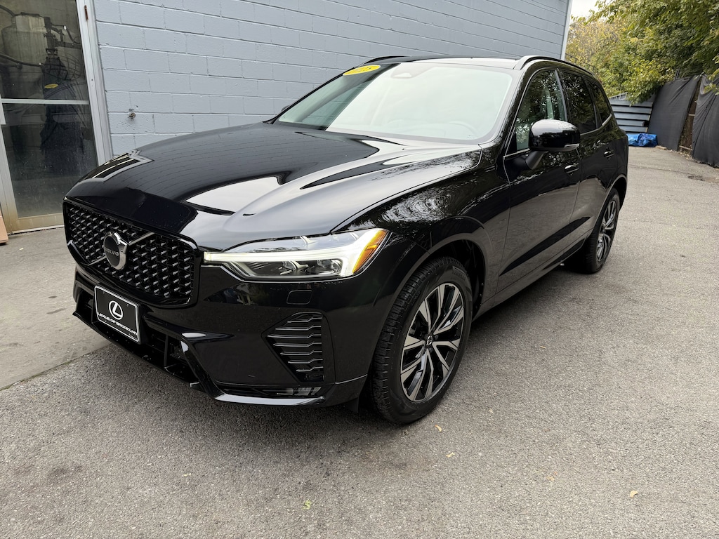 Used 2025 Volvo XC60 B5 Core SUV