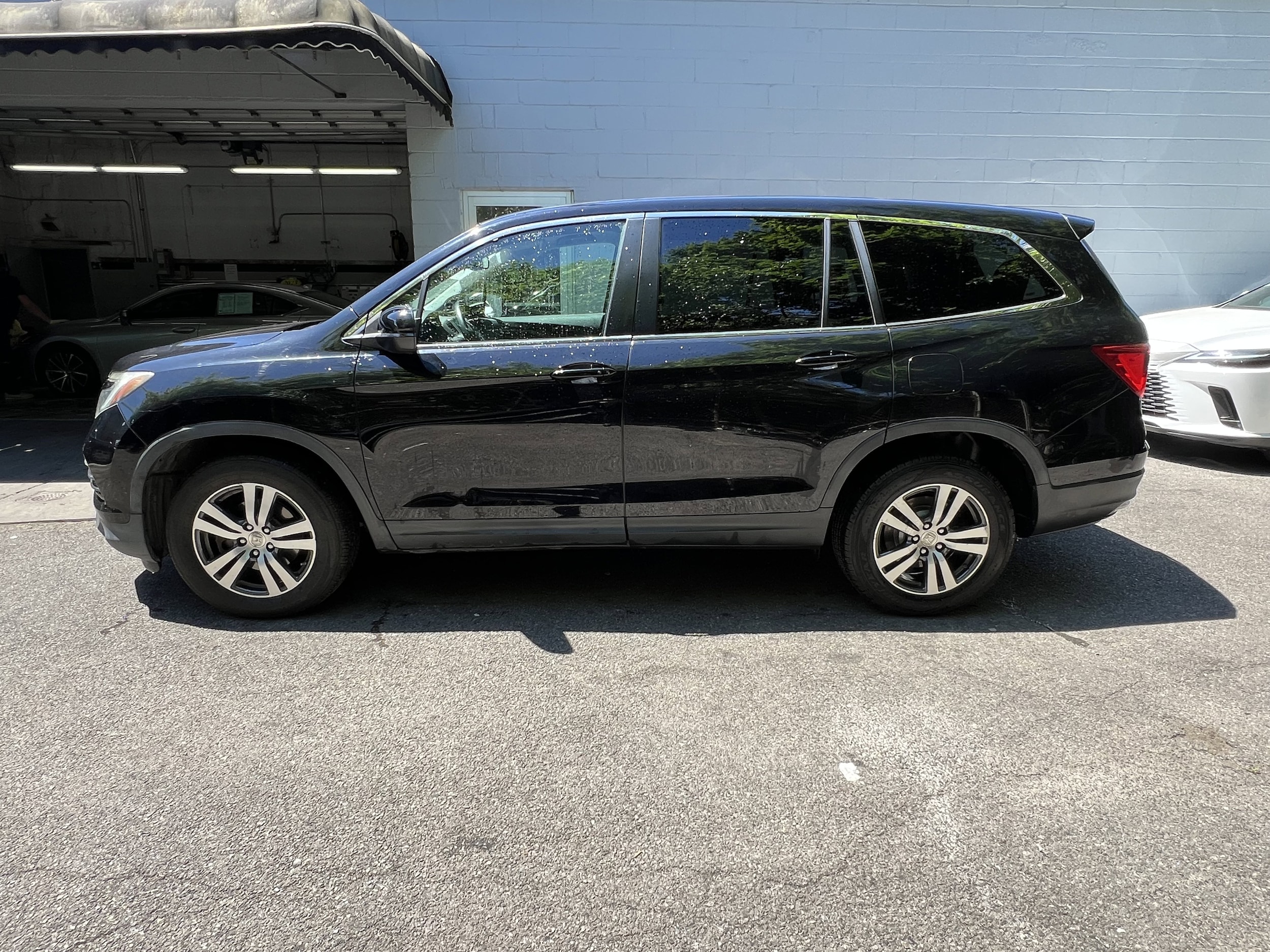 Used 2017 Honda Pilot EX-L with VIN 5FNYF6H60HB028309 for sale in Brooklyn, NY