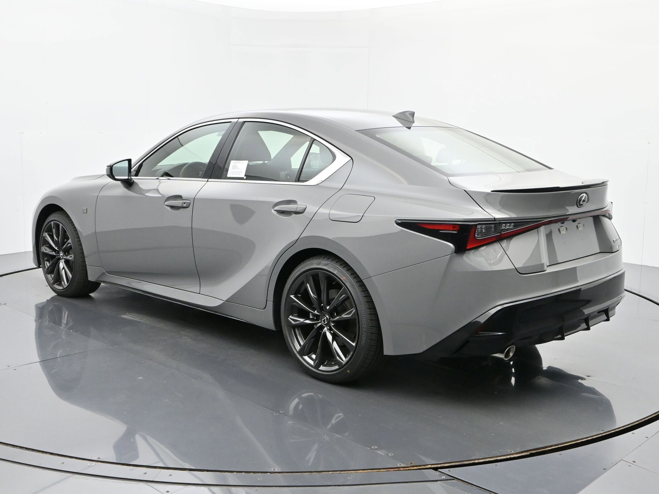 2025 Lexus IS 350 F SPORT photo 3