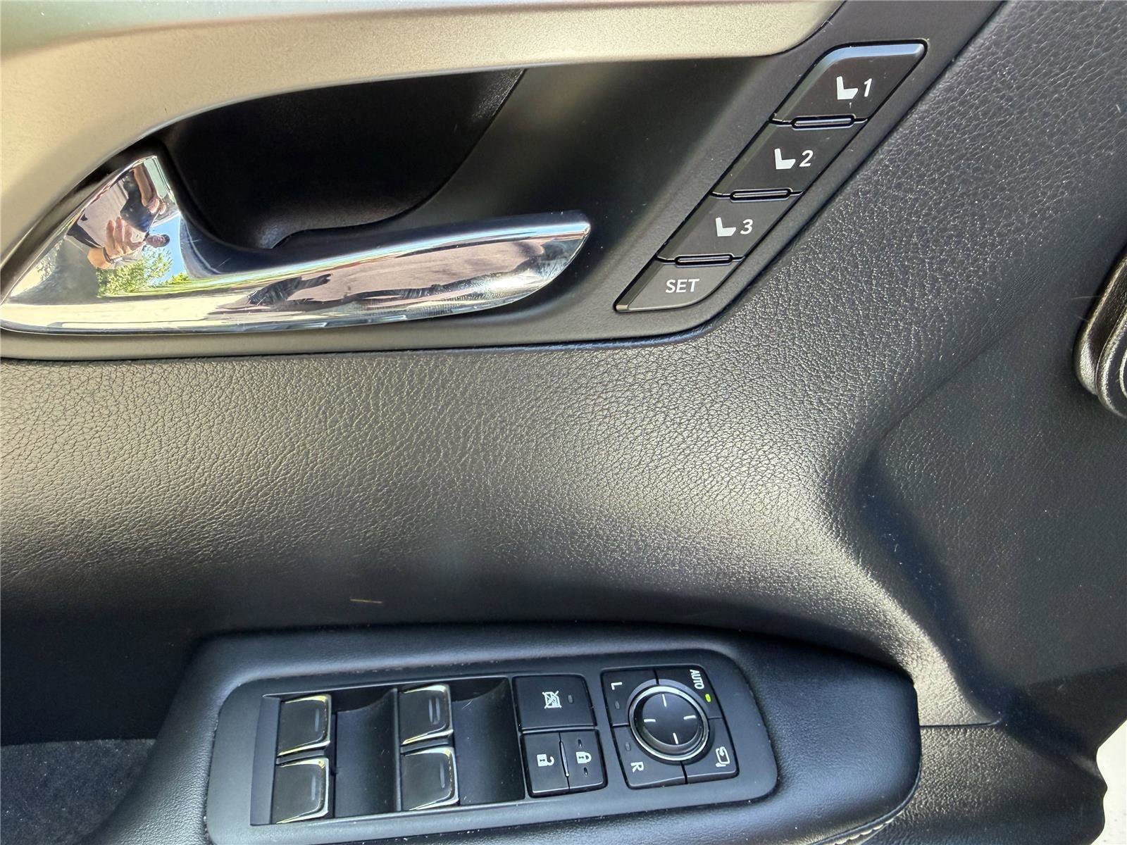 2021 Lexus RX 350 - Photo 3