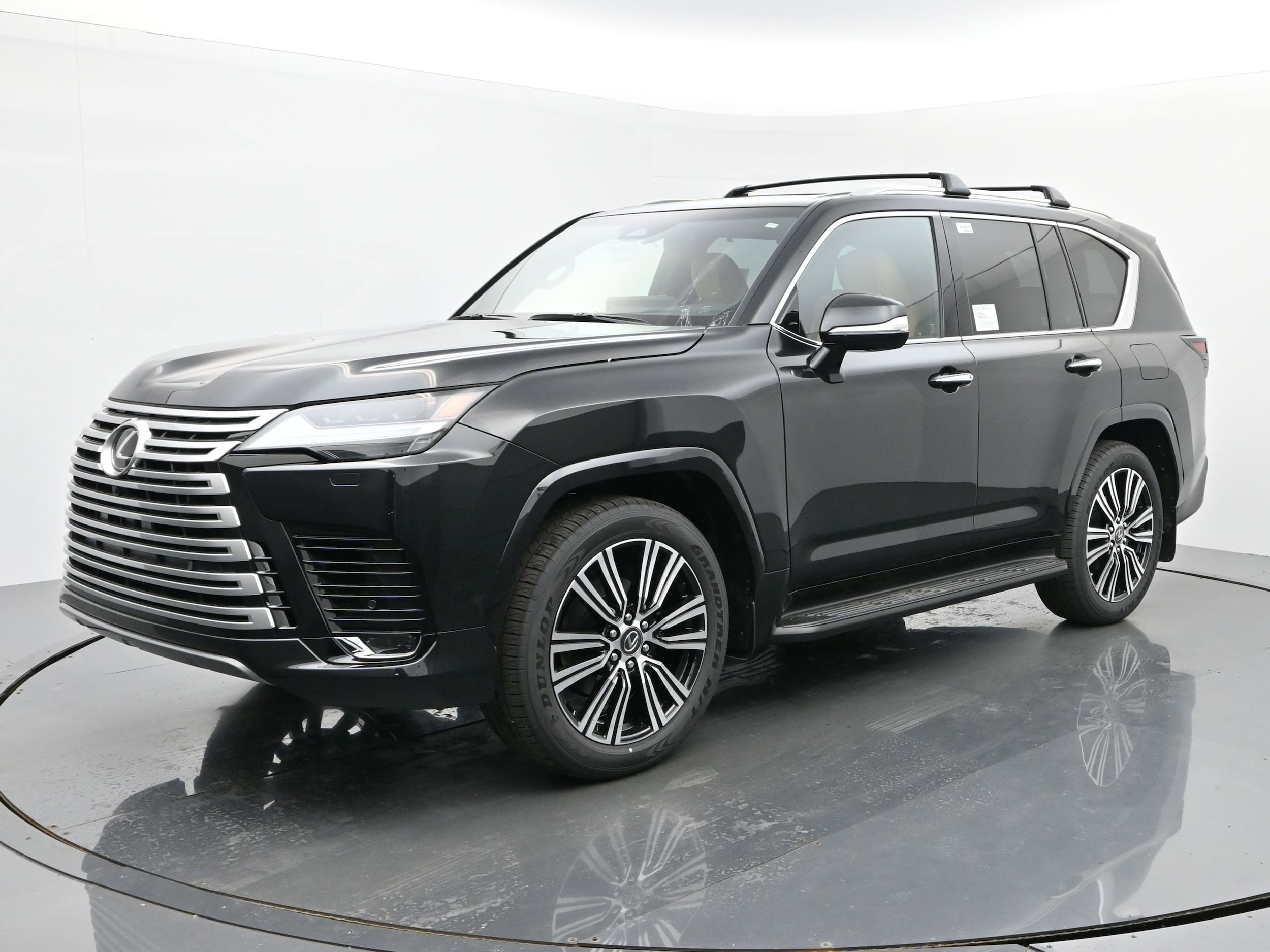 2025 Lexus LX Luxury's photo