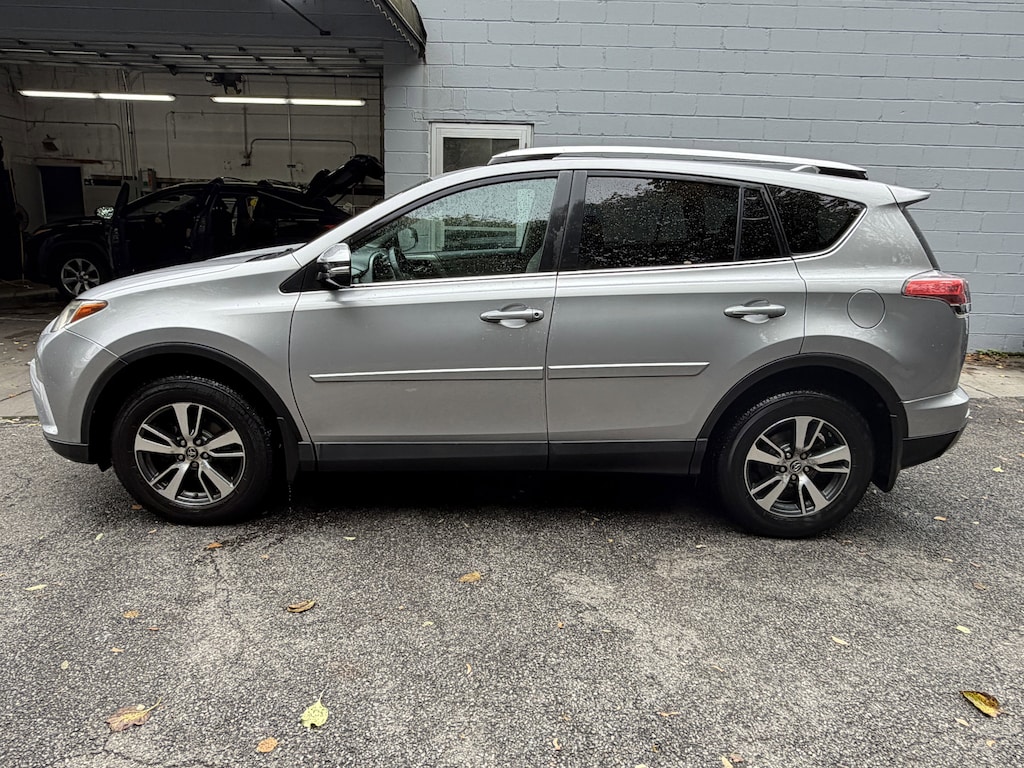 Used 2016 Toyota RAV4 XLE SUV