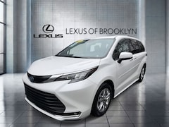 2024 Toyota Sienna XLE Van Passenger Van