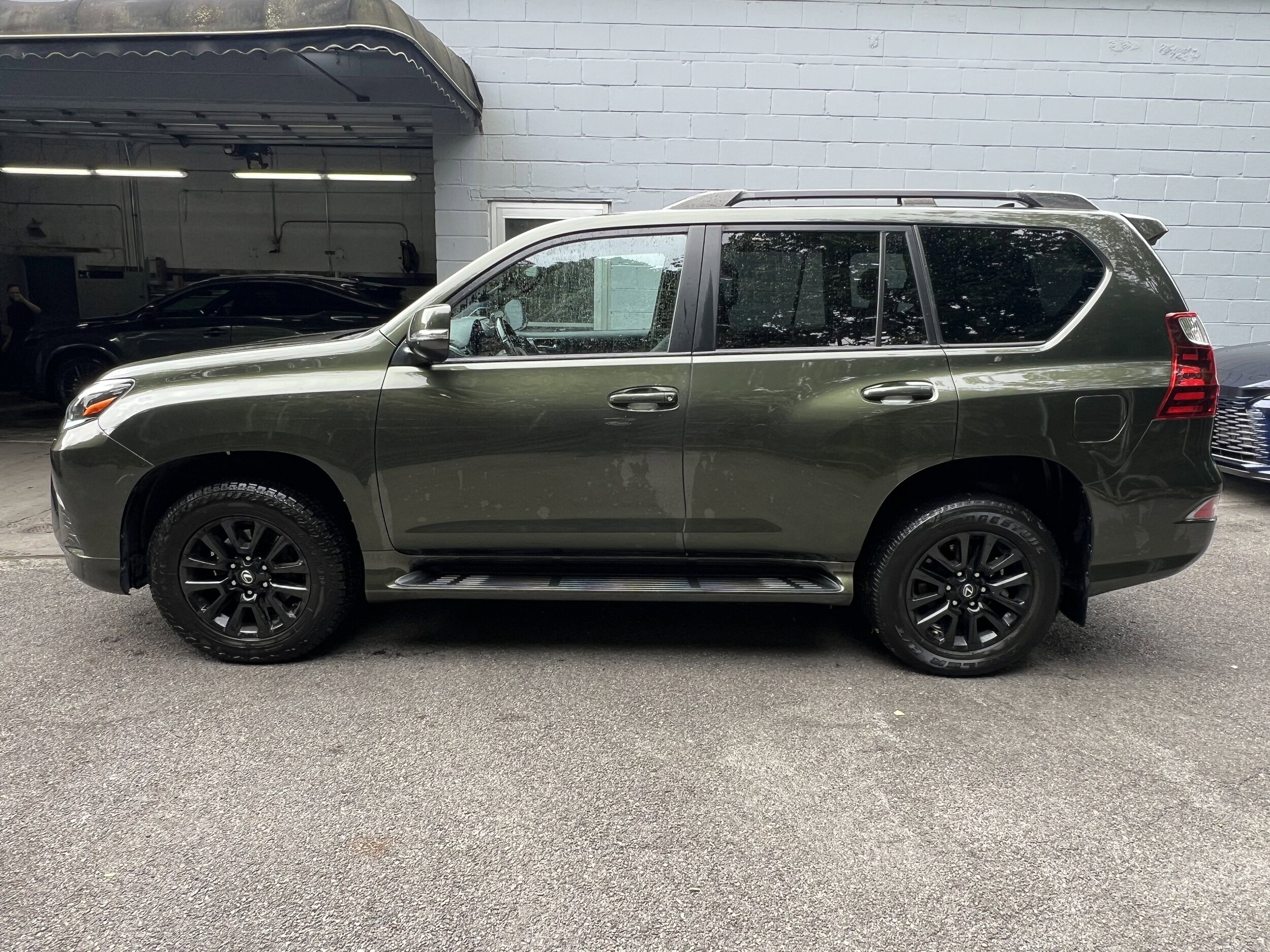 2022 Lexus GX 460 photo 2