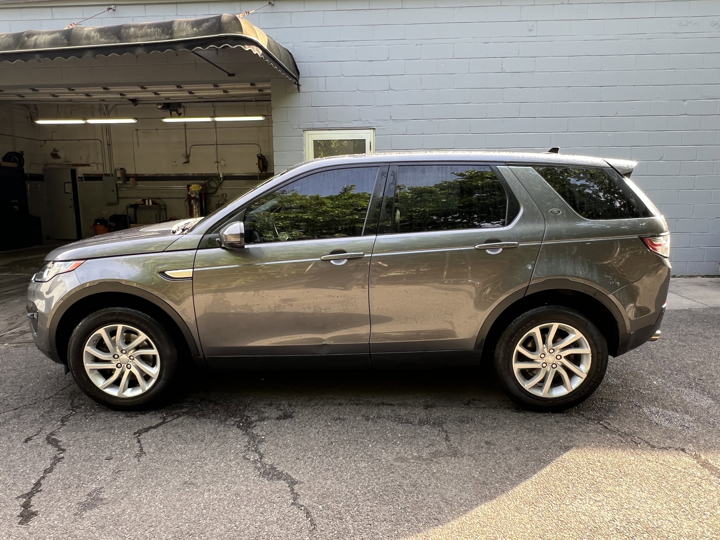 Used 2016 Land Rover Discovery Sport HSE with VIN SALCR2BG5GH598454 for sale in Brooklyn, NY