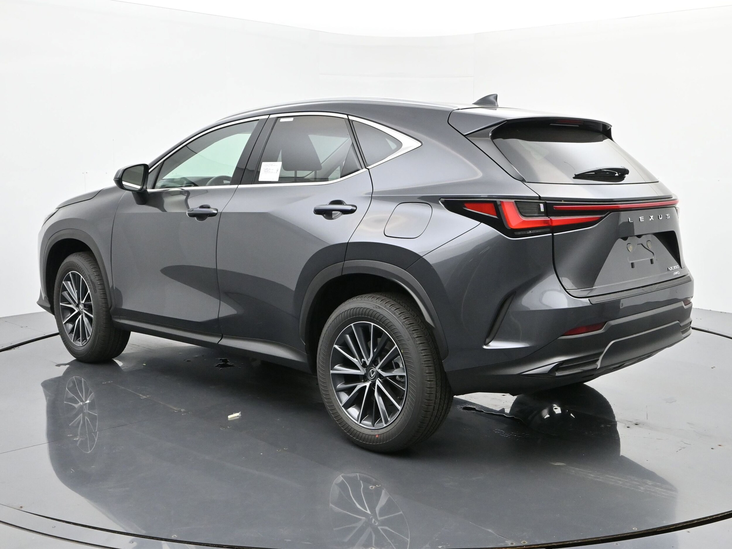 2025 Lexus NX 350 photo 3