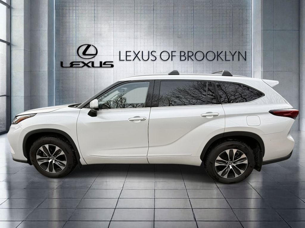 Used 2022 Toyota Highlander XLE SUV