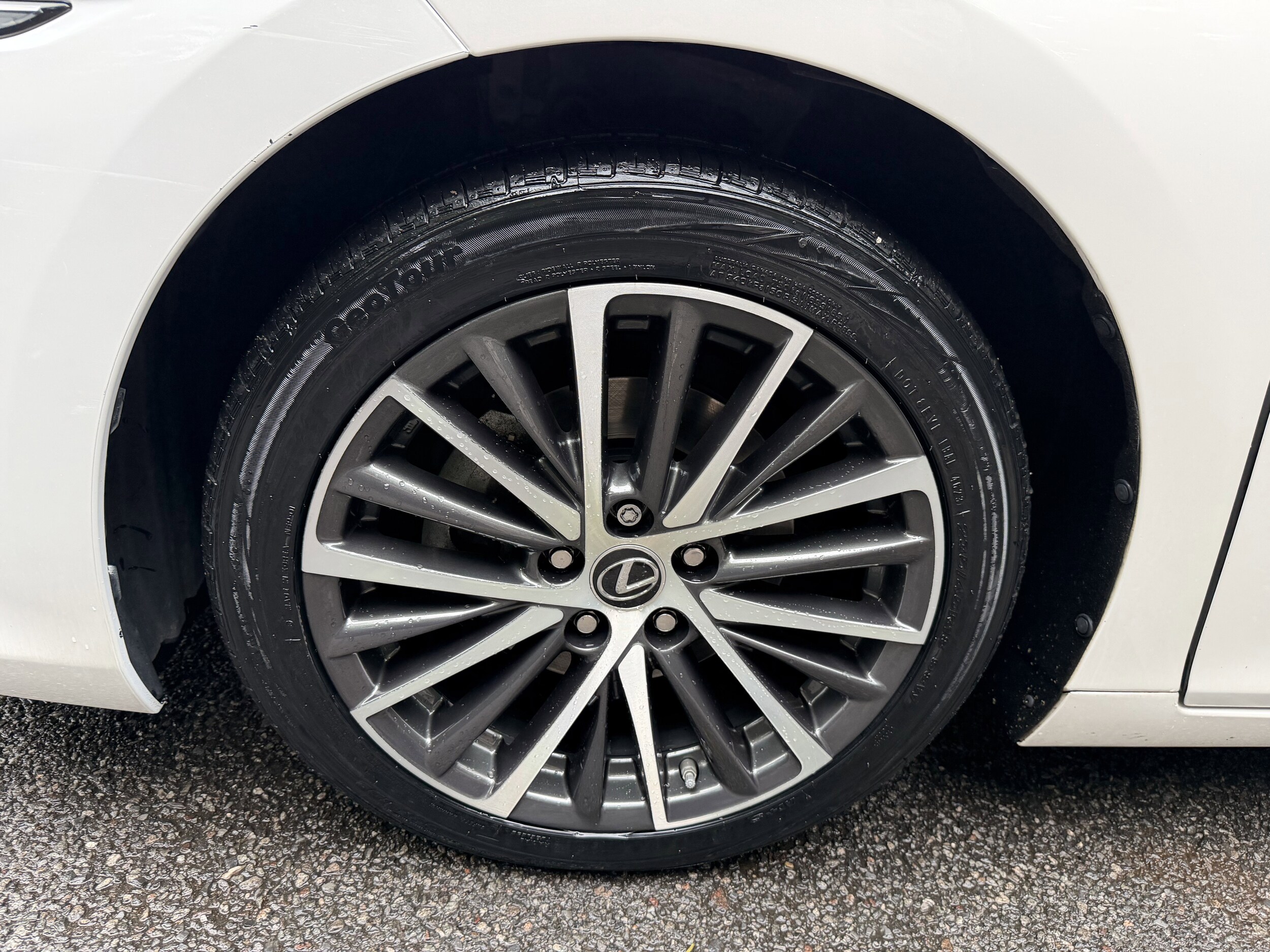 2023 Lexus ES 350 photo 2