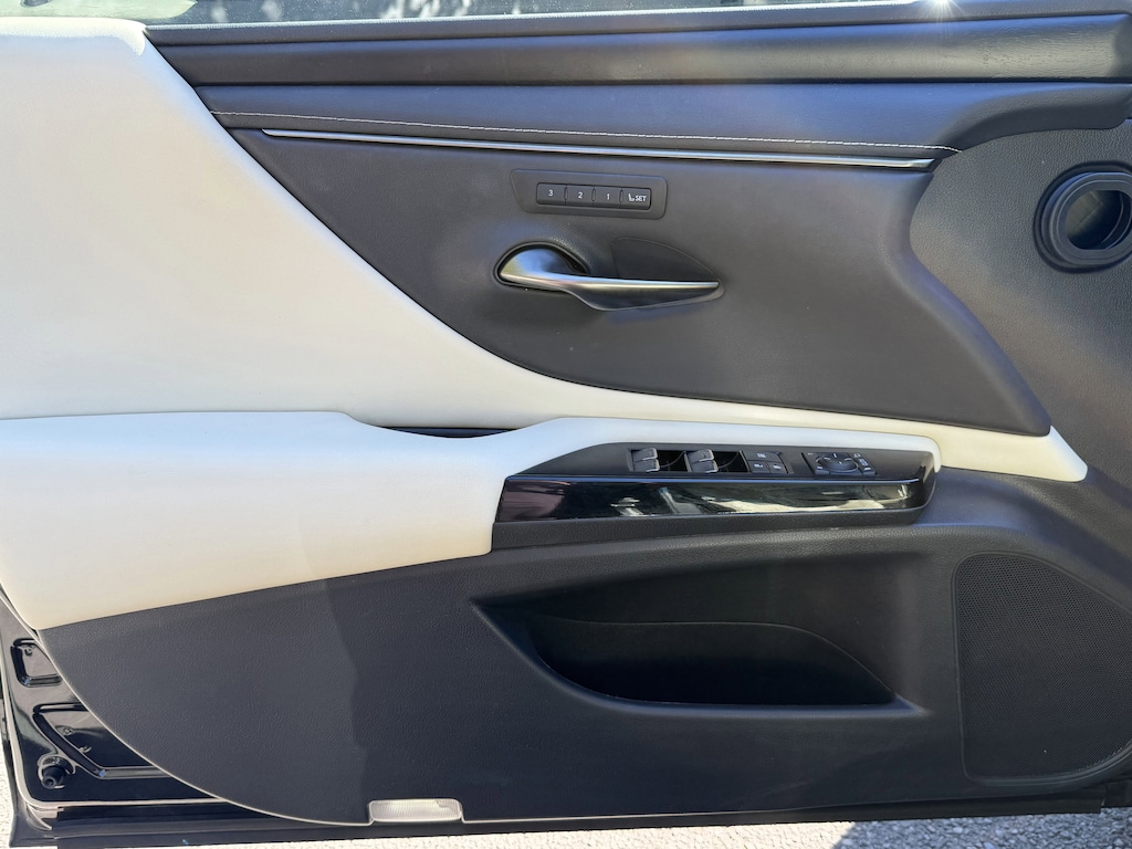 Certified 2022 Lexus ES 350 Sedan