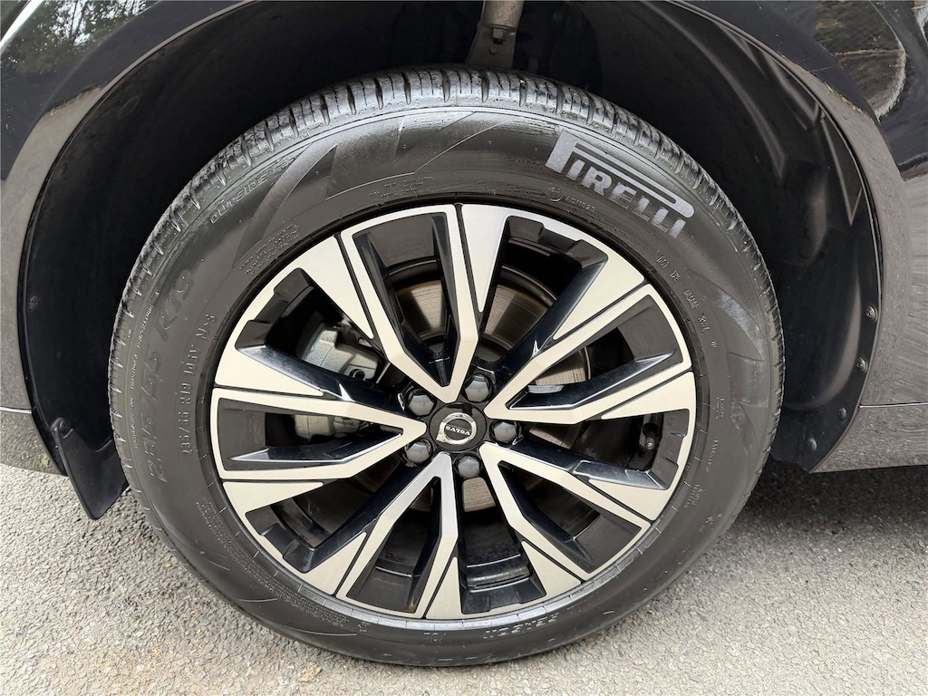 Used 2025 Volvo XC60 B5 Core SUV