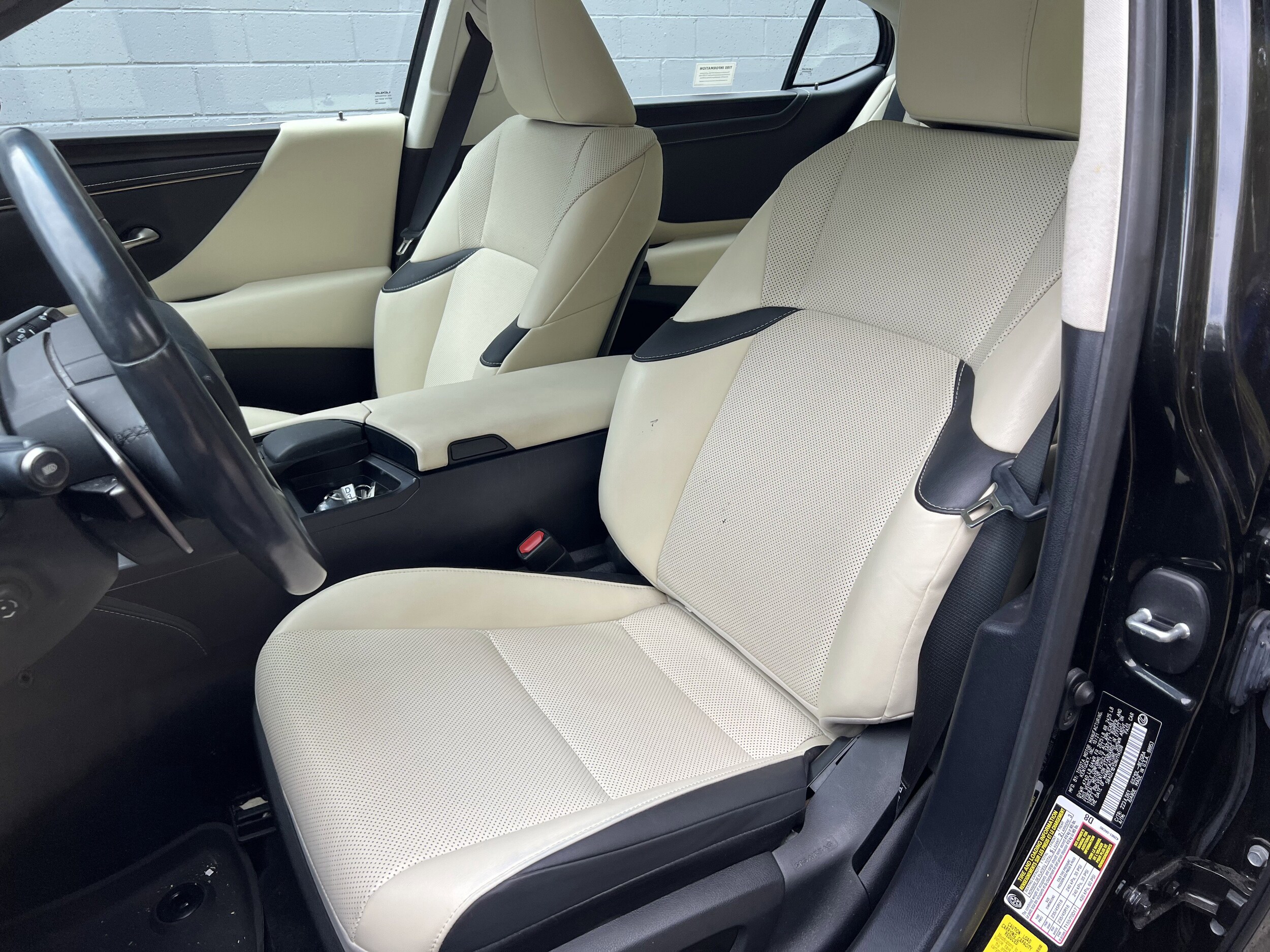 2022 Lexus ES 350 photo 3