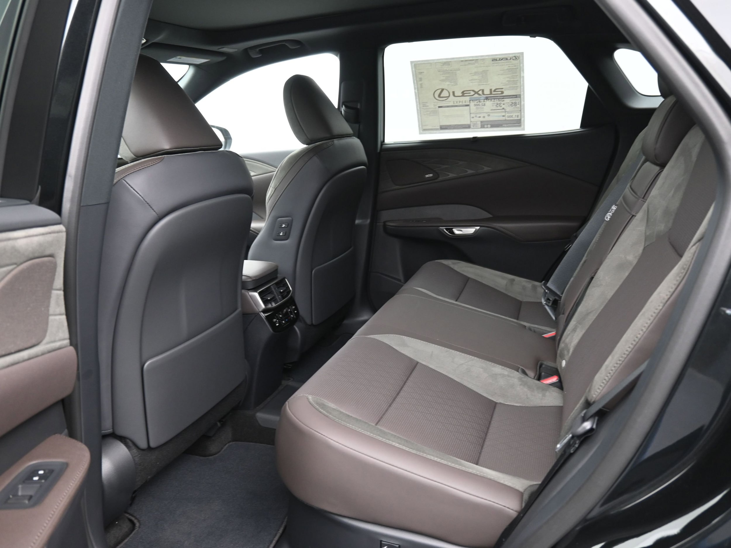 2026 Lexus RX 450h+ Luxury - Photo 10