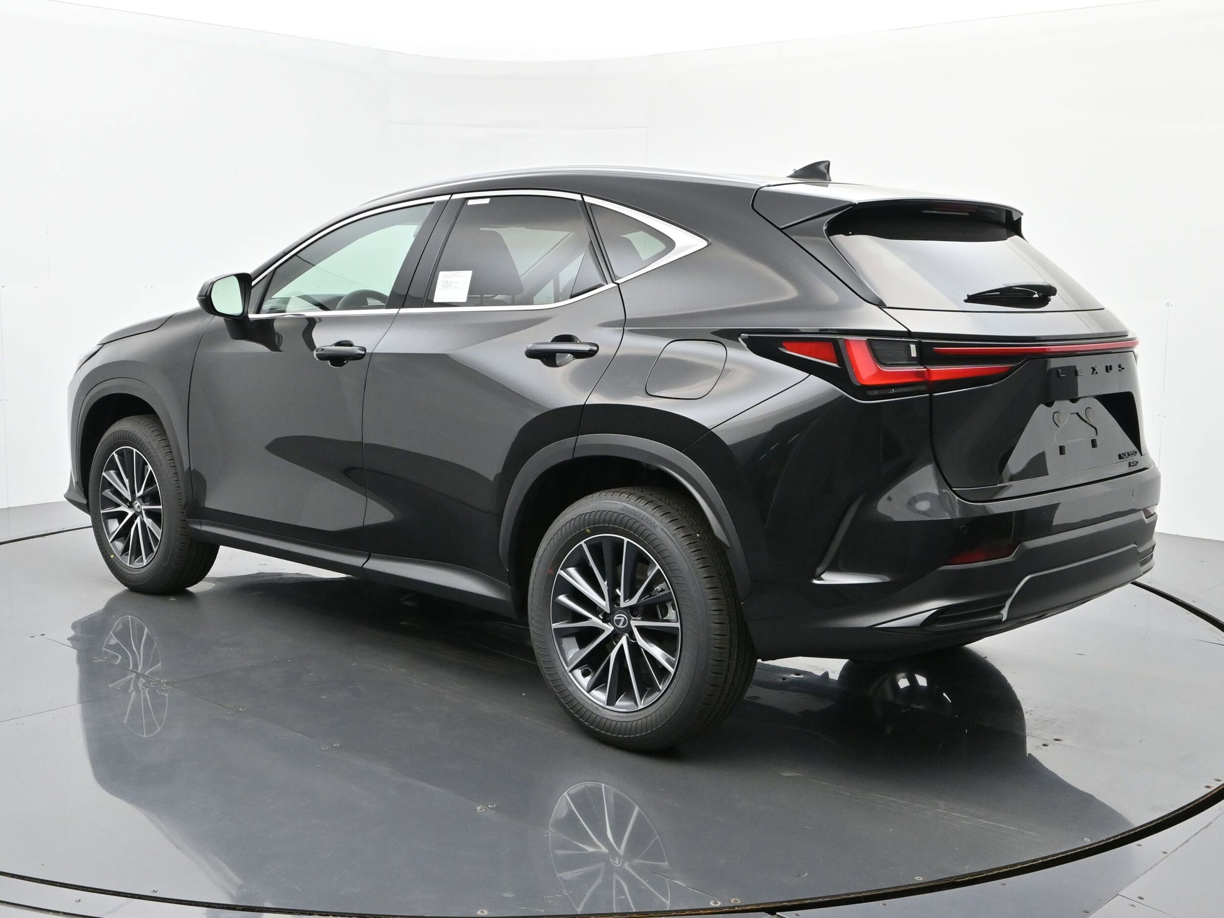 2026 Lexus NX 350 photo 3