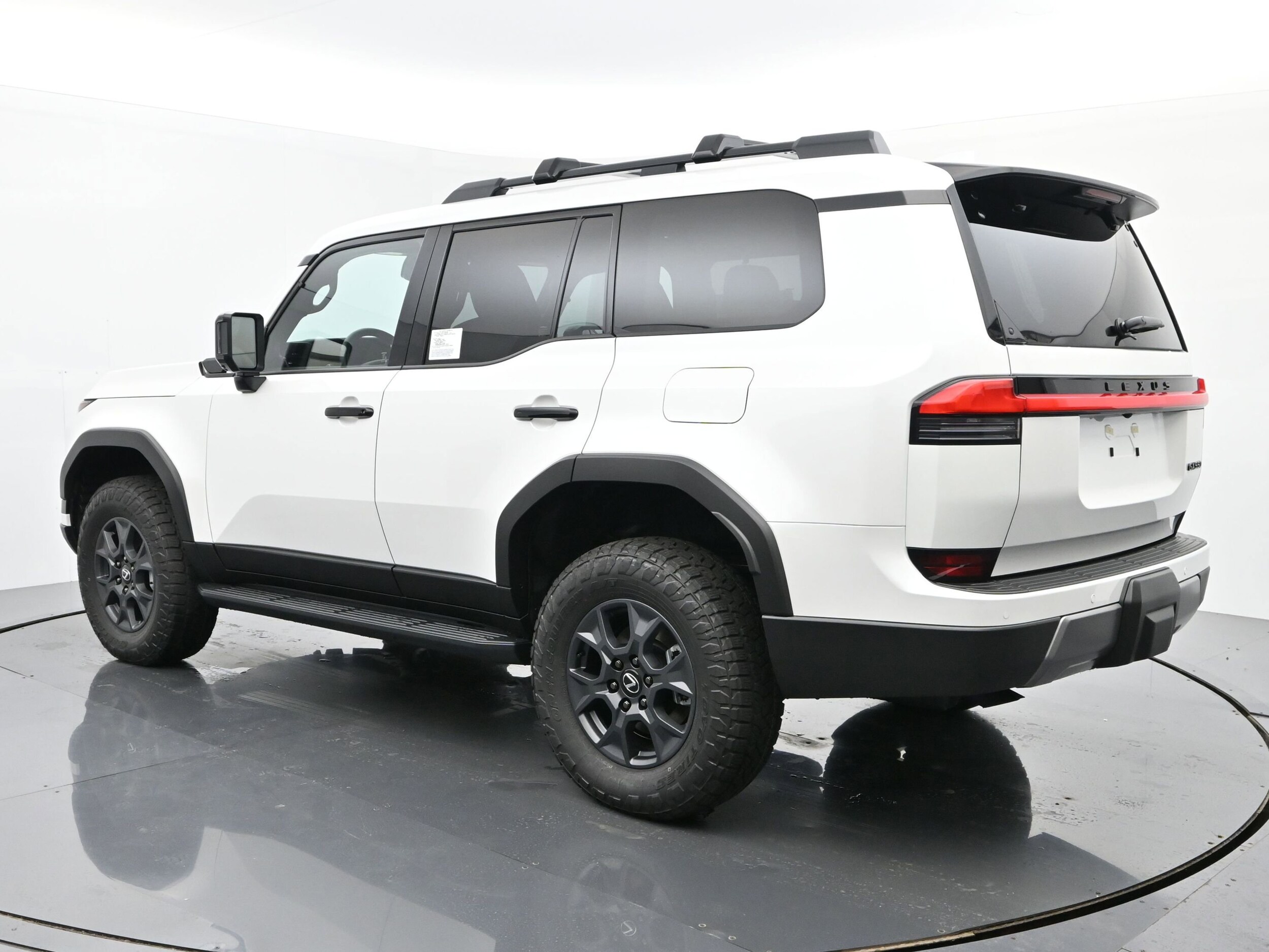 2025 Lexus GX 550 Overtrail photo 3