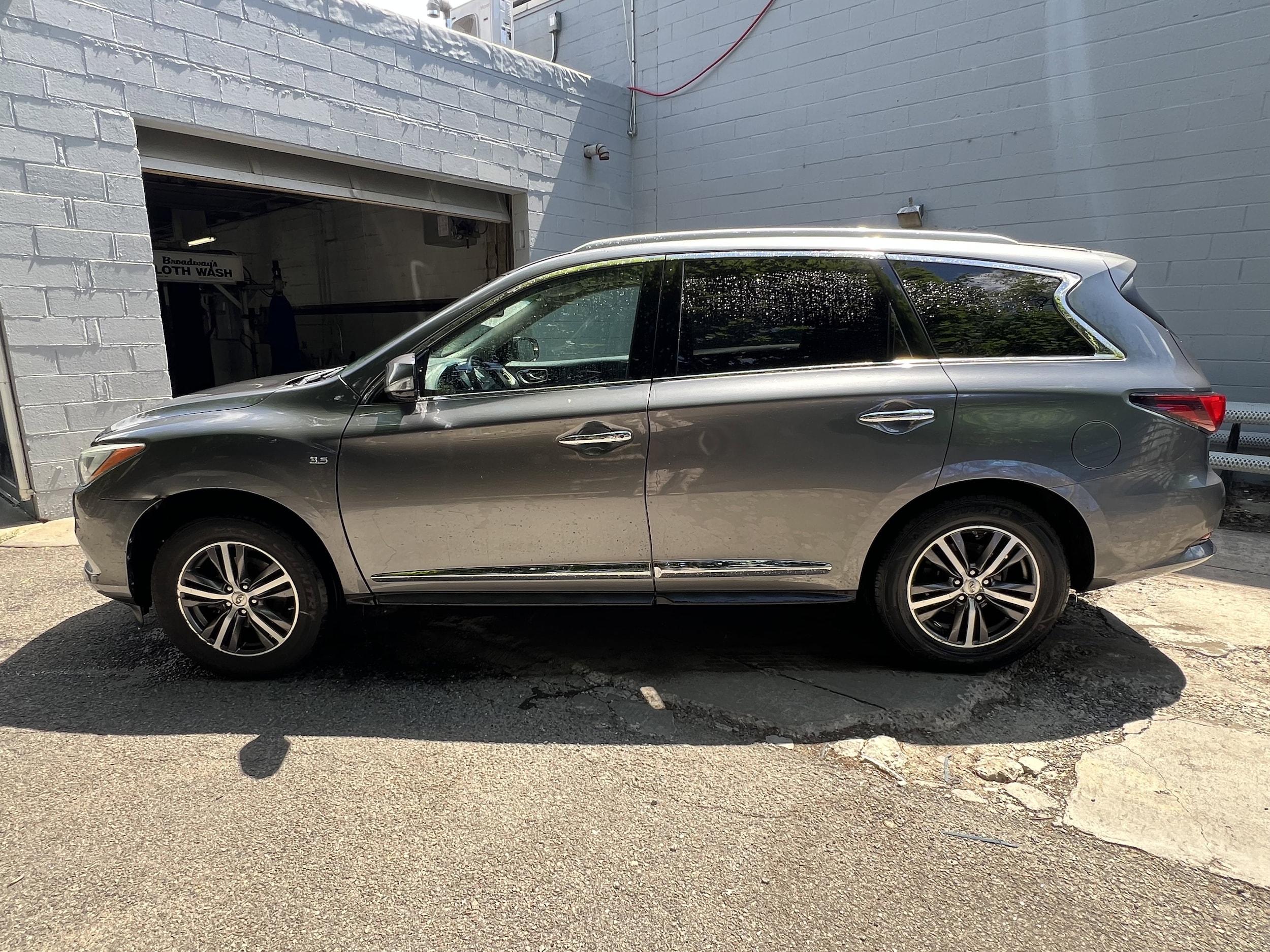 Used 2016 INFINITI QX60 Base with VIN 5N1AL0MM1GC501282 for sale in Brooklyn, NY