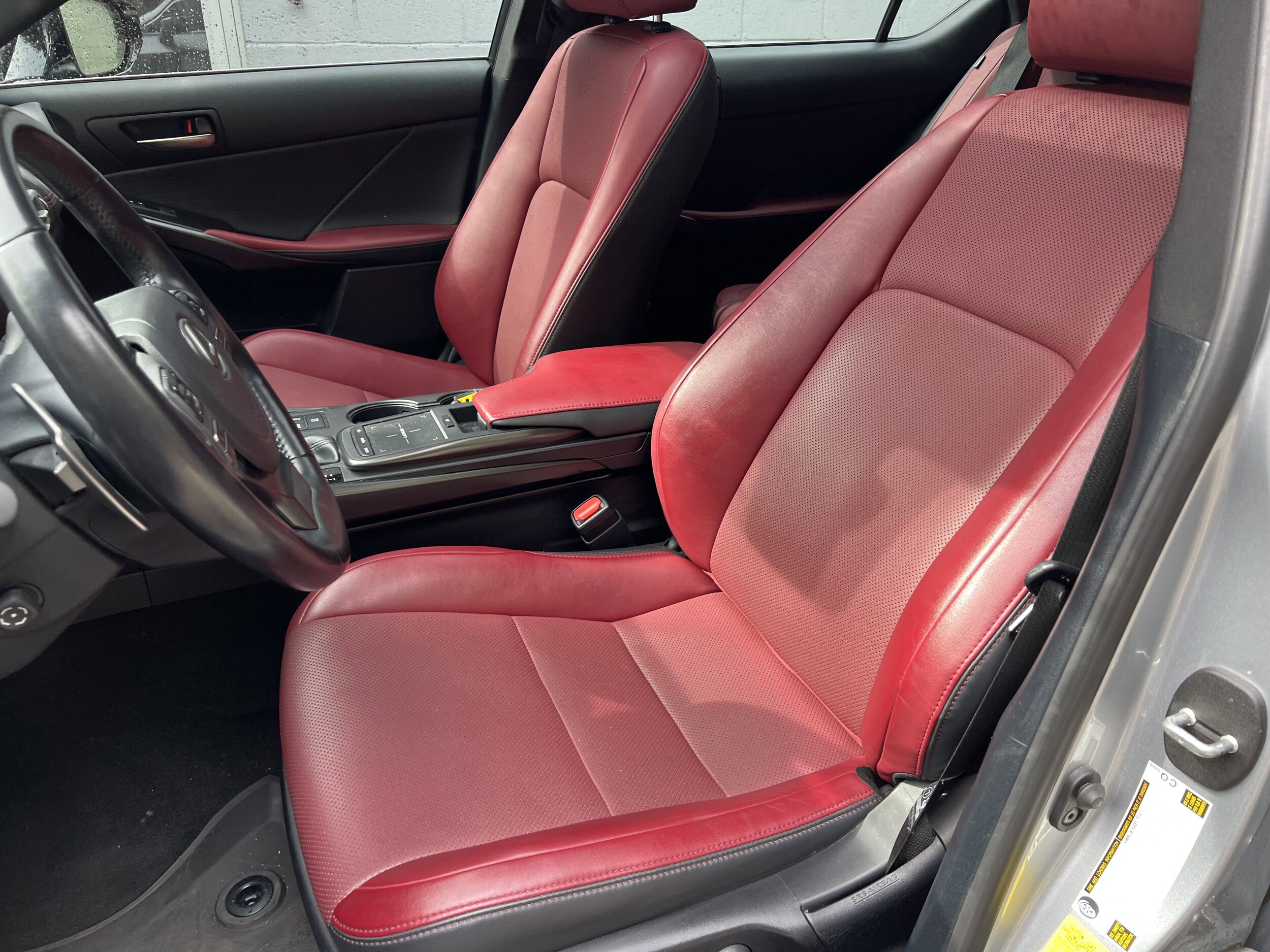 2022 Lexus IS 300 photo 4