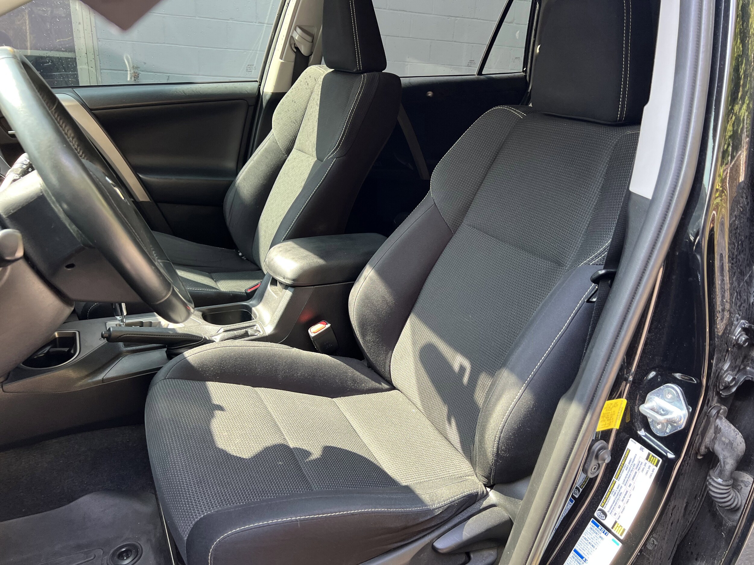 2016 Toyota RAV4 XLE photo 4