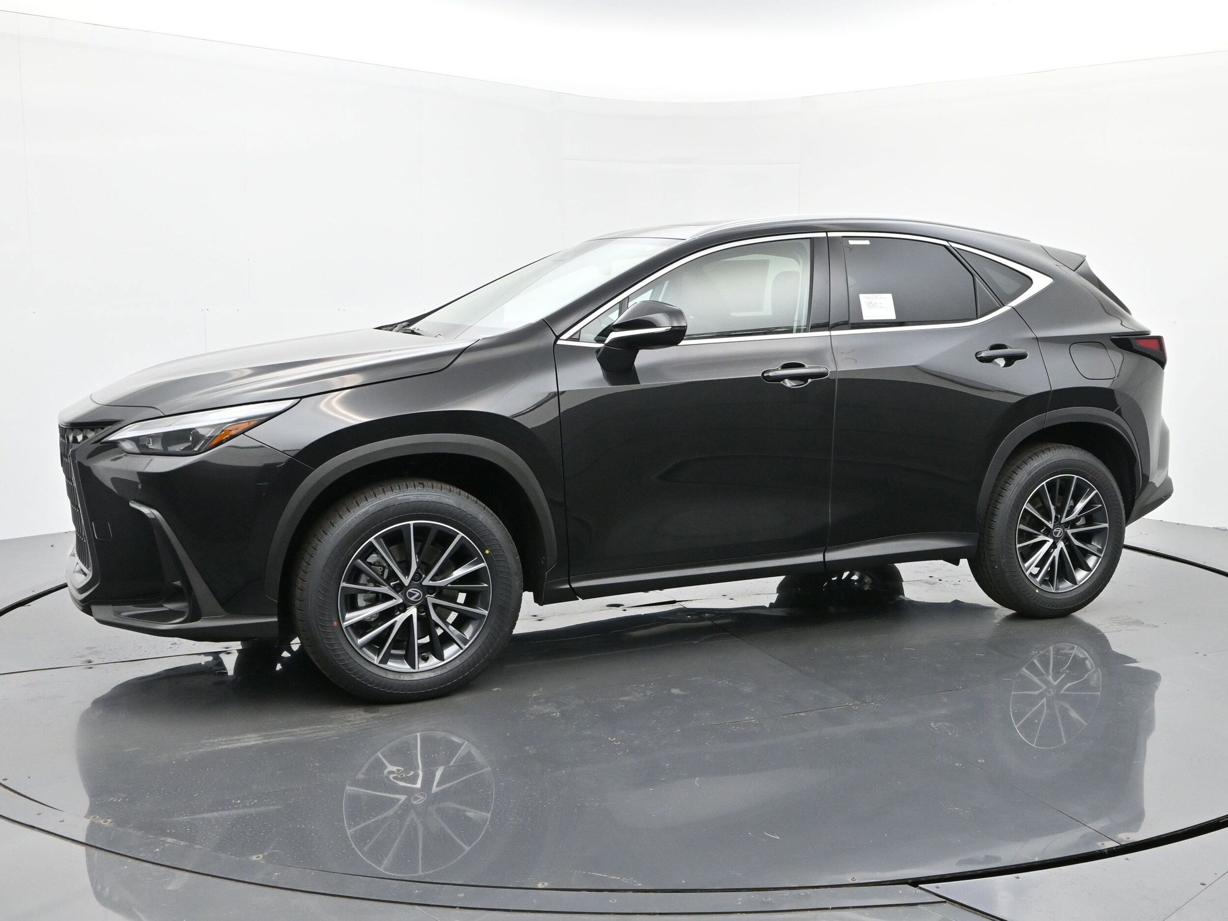 2026 Lexus NX 350 photo 2